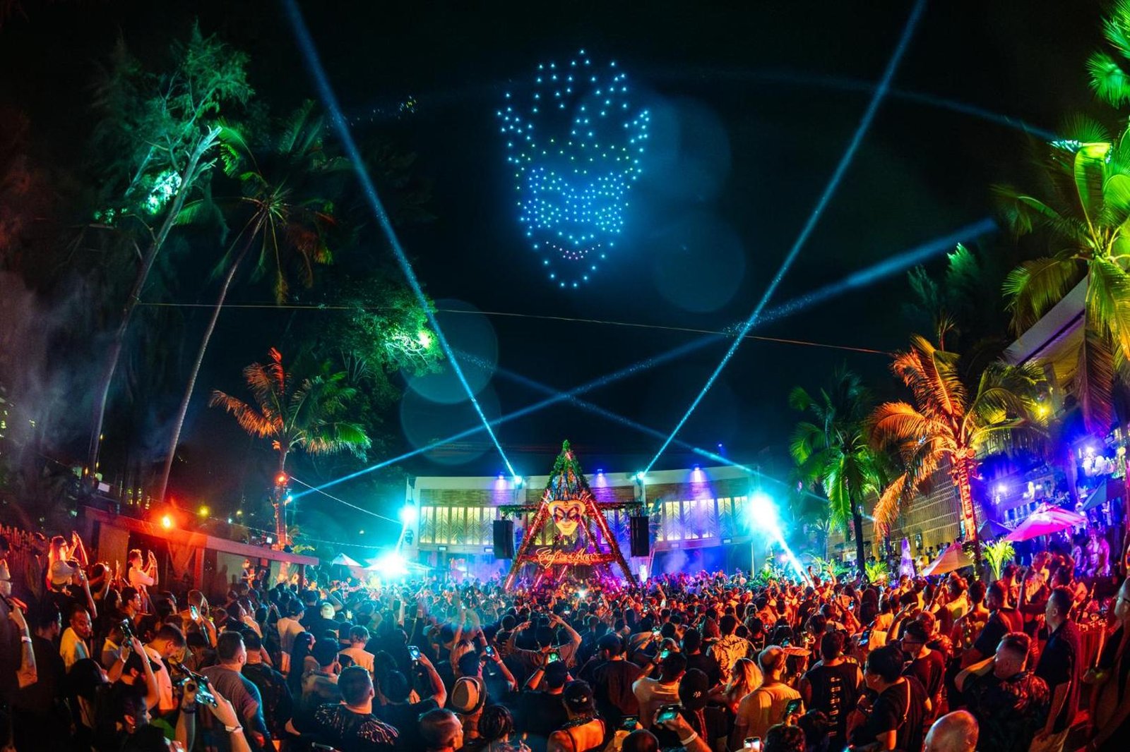 Café del Mar Phuket — eat & drink
