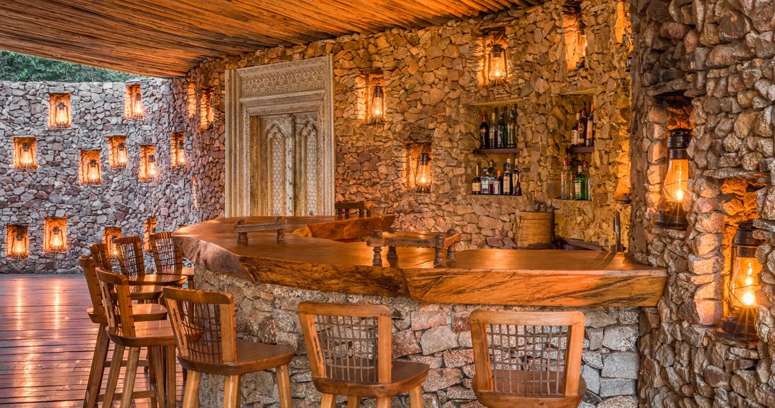 Mwiba Lodge, at the table