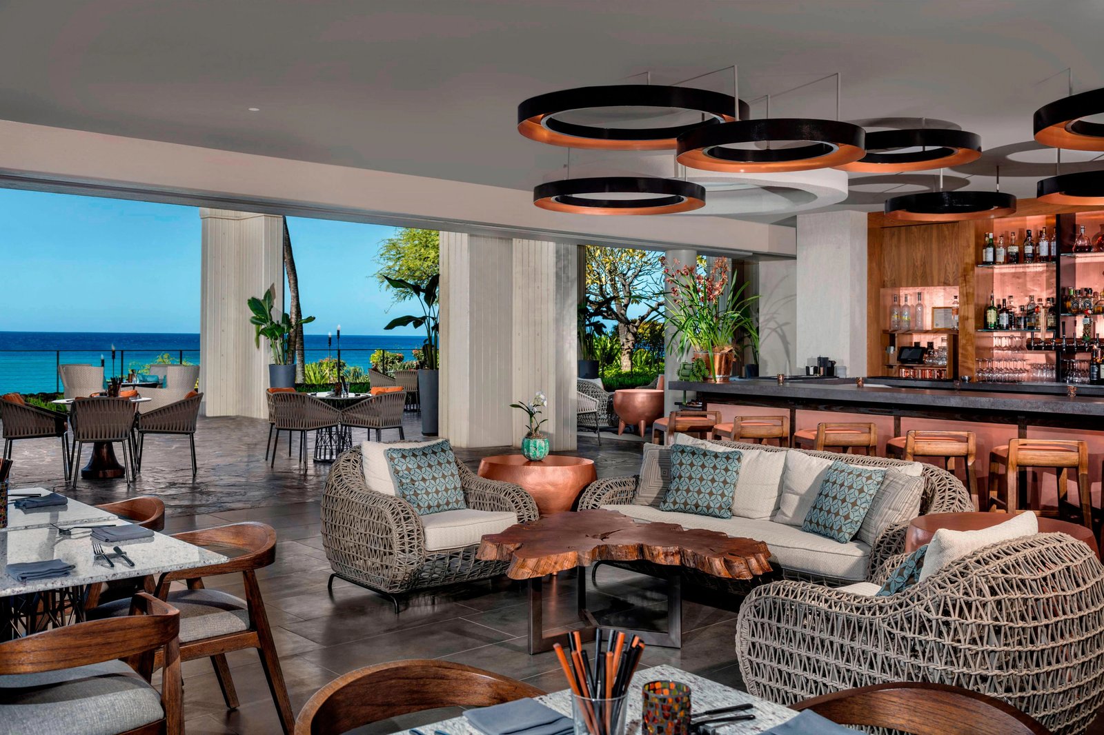 Mauna Kea Beach Hotel, Autograph Collection, at the table