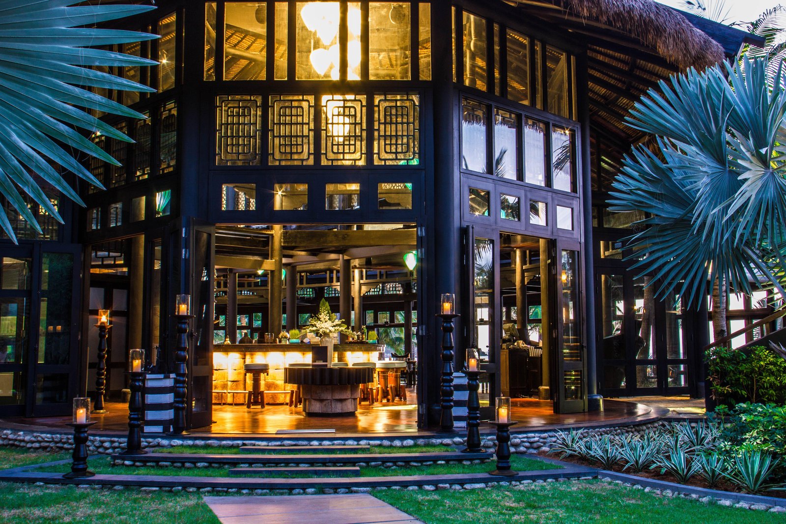 InterContinental Danang Sun Peninsula Resort, at the table