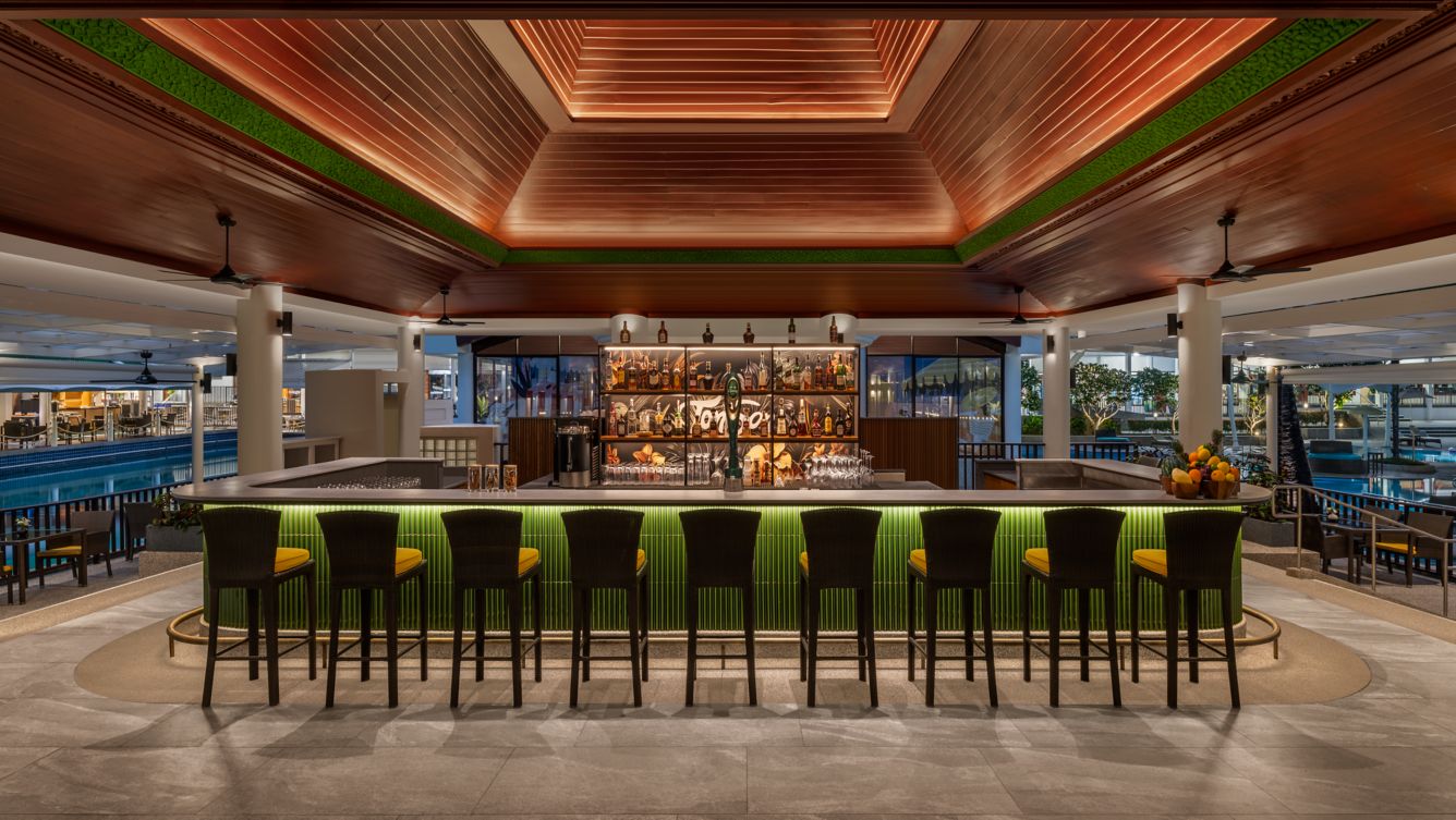 Le Méridien Phuket Beach Resort — eat & drink