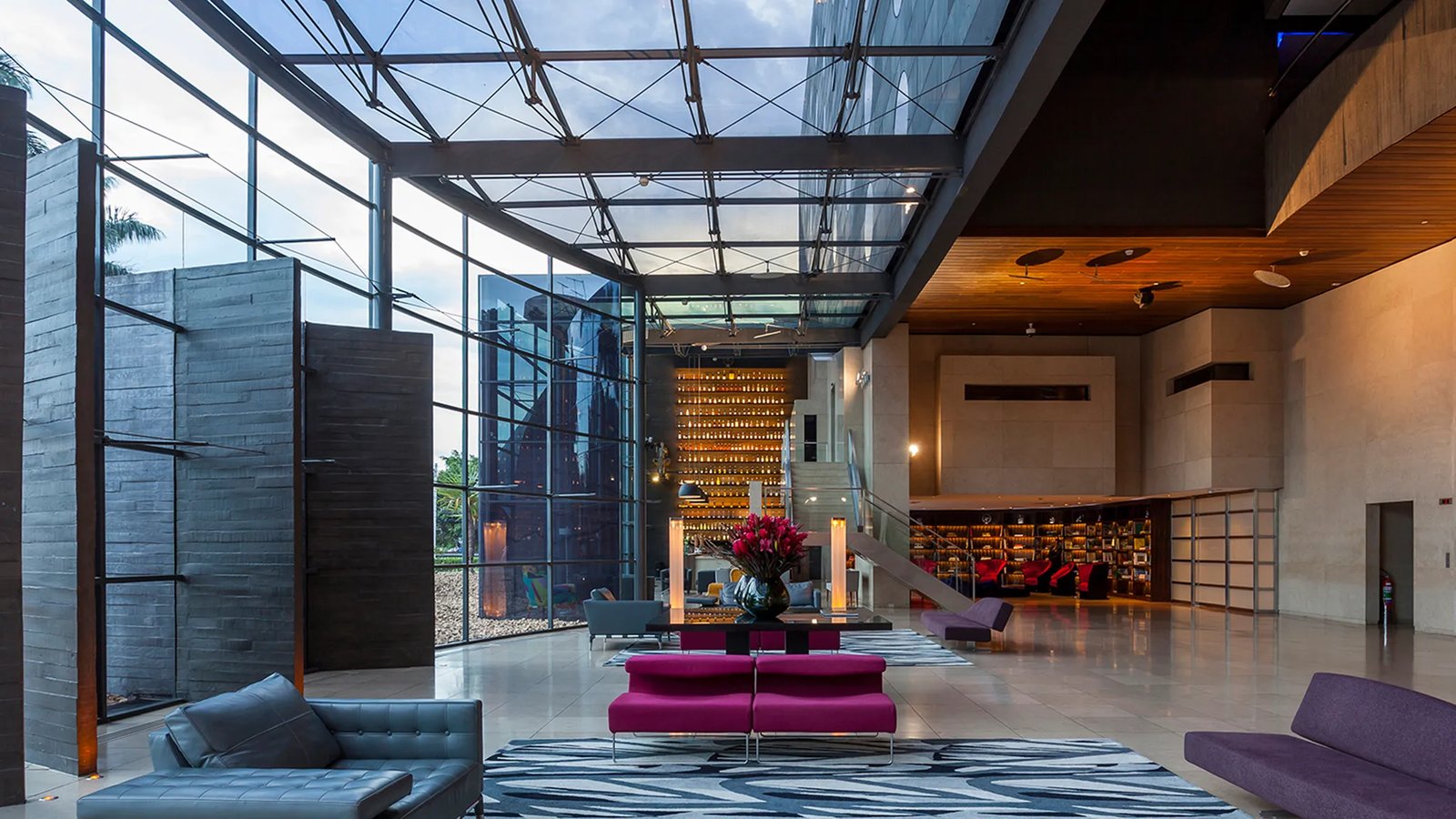 Hotel Unique, vibe