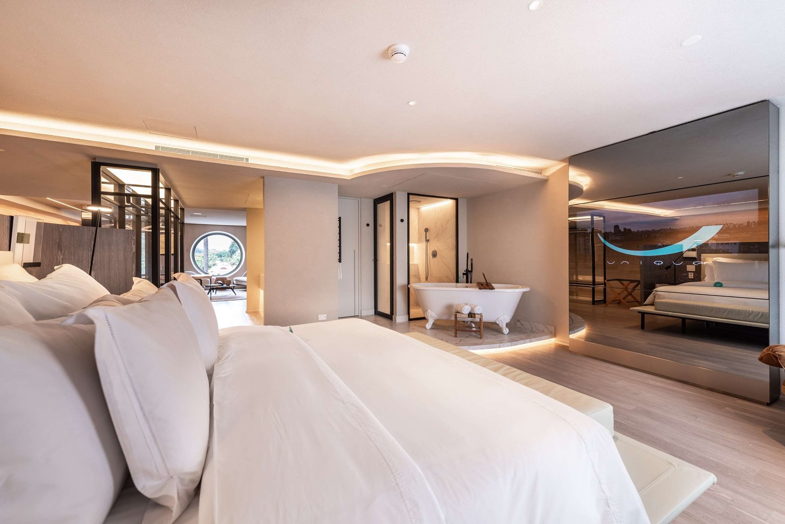 Hotel Unique, rooms