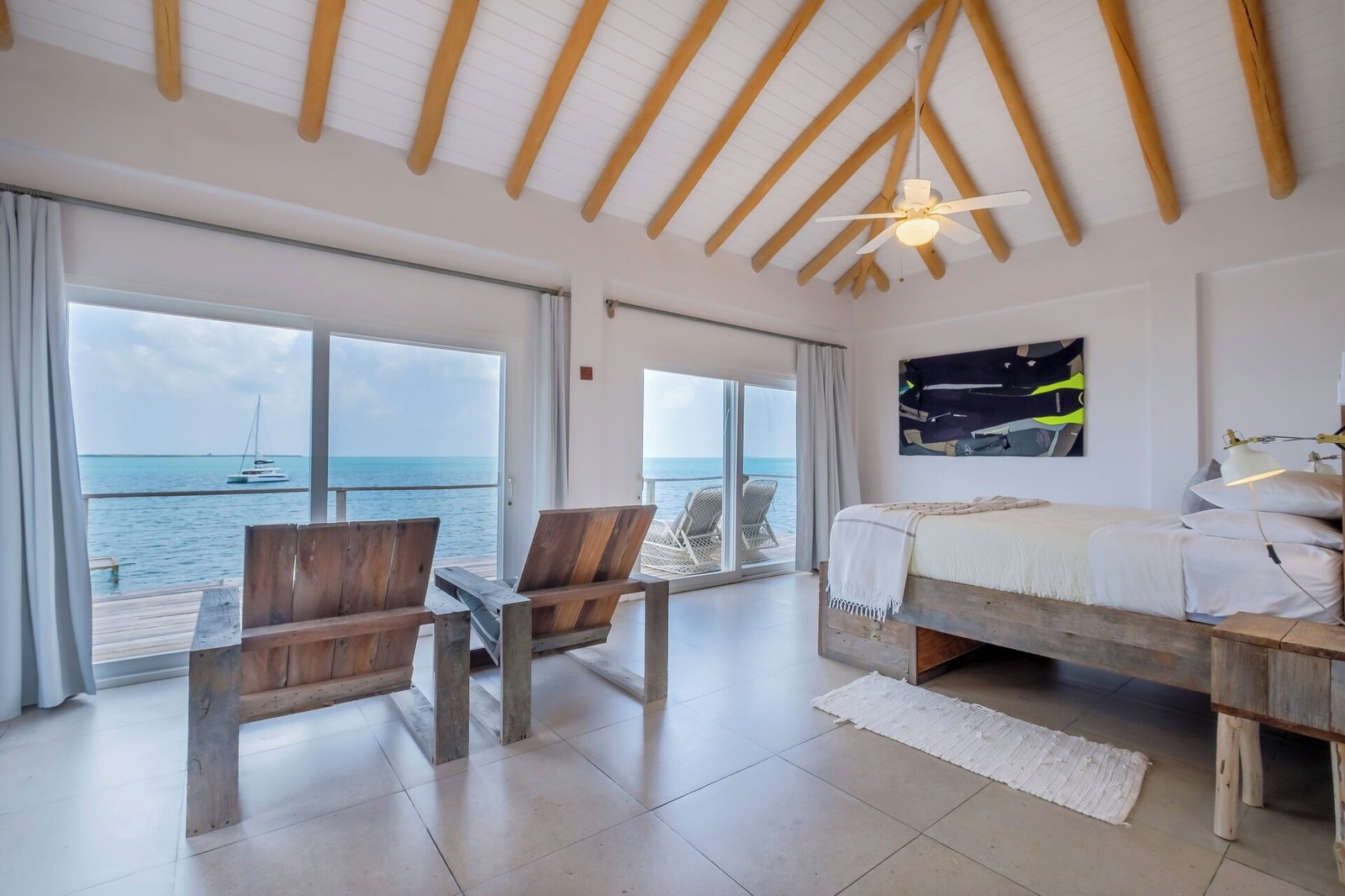 Thatch Caye Resort, rooms