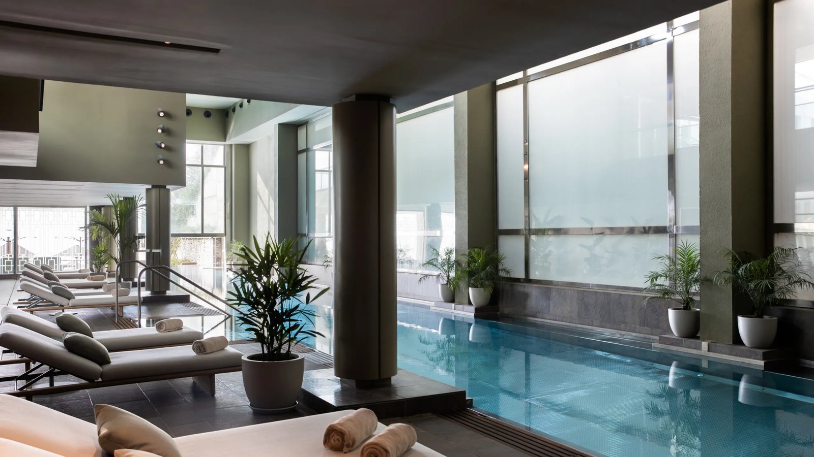 METT Barcelona, the pool