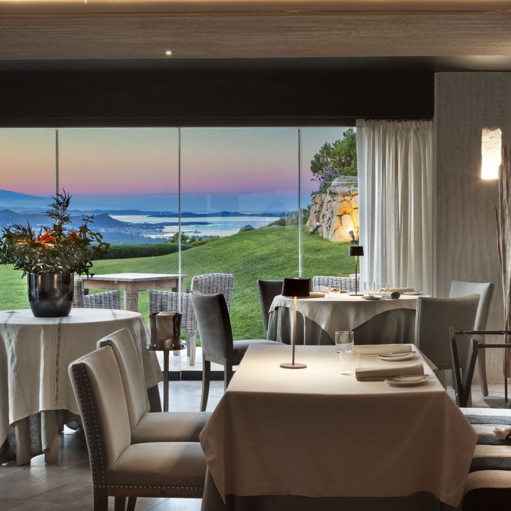 Petra Segreta Resort & Spa, at the table