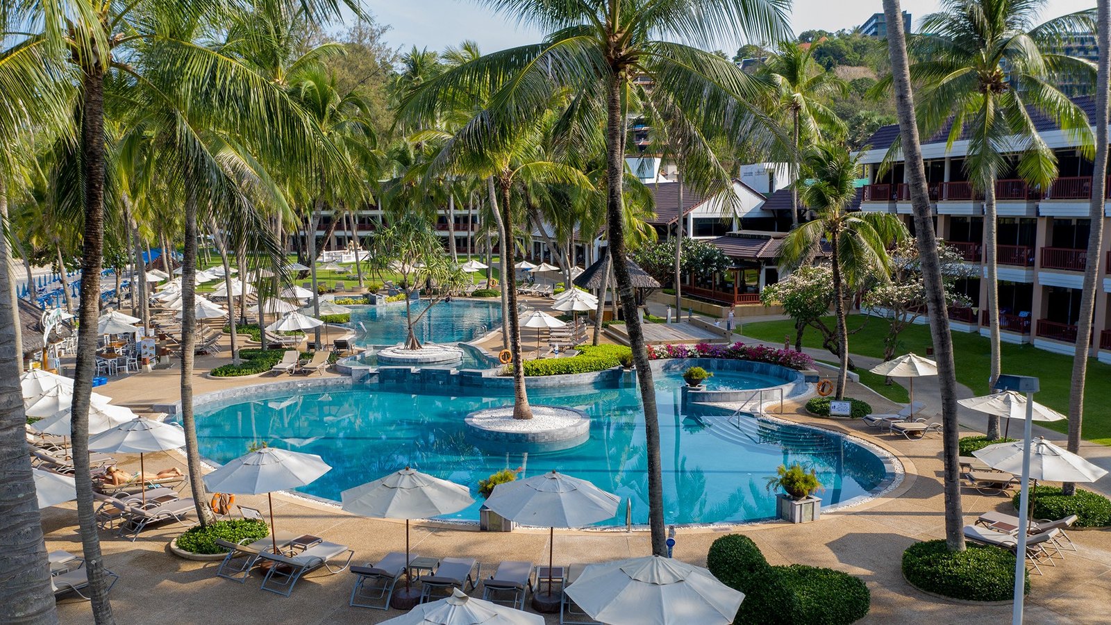 Katathani Phuket Beach Resort — vibe