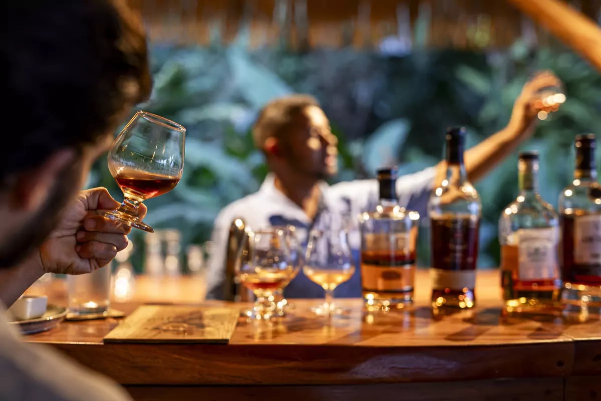 Isla Palenque, eat & drink