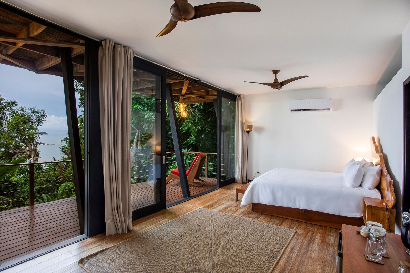 Isla Palenque, rooms