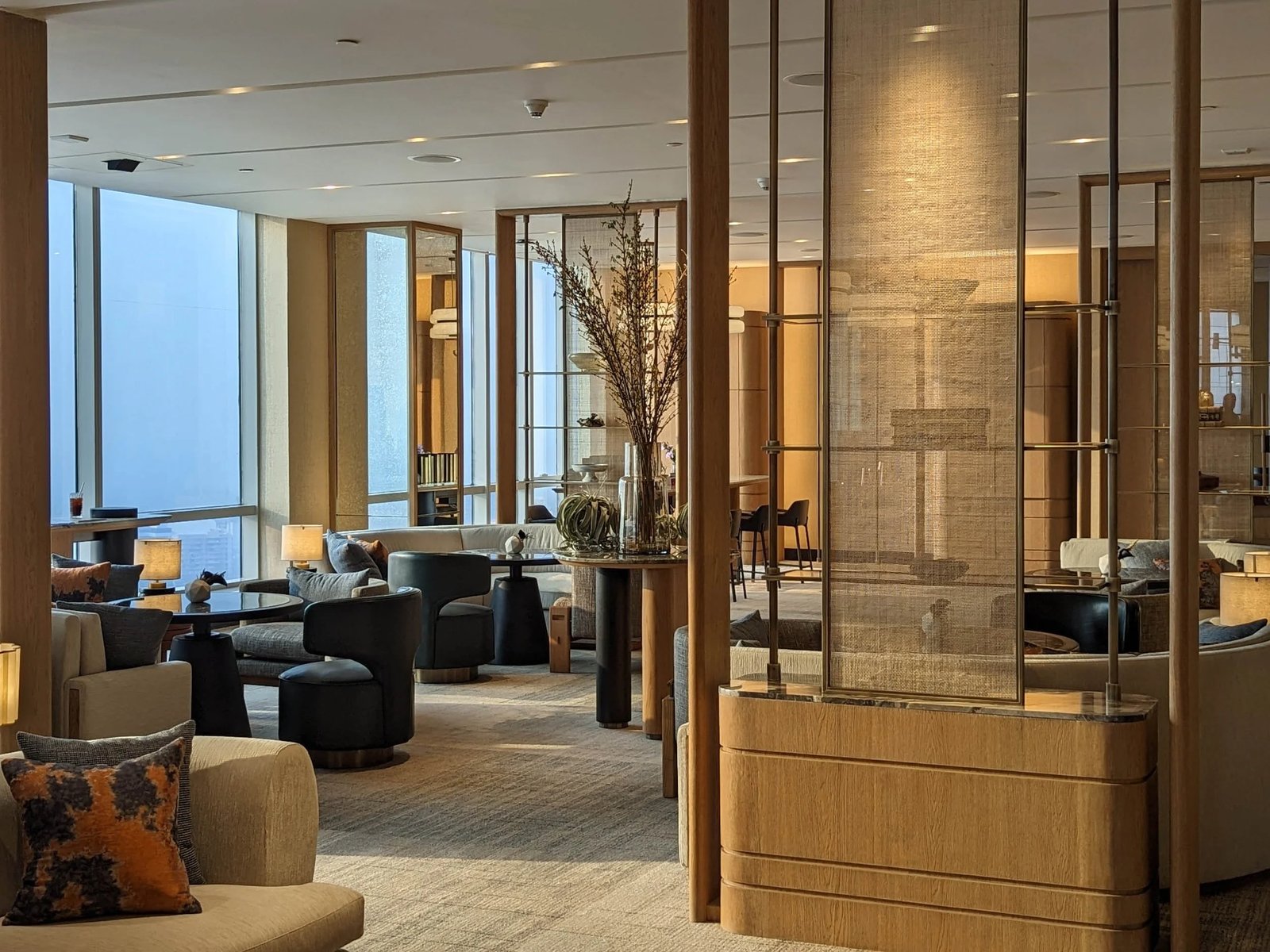 Four Seasons Hotel Mumbai, vibe