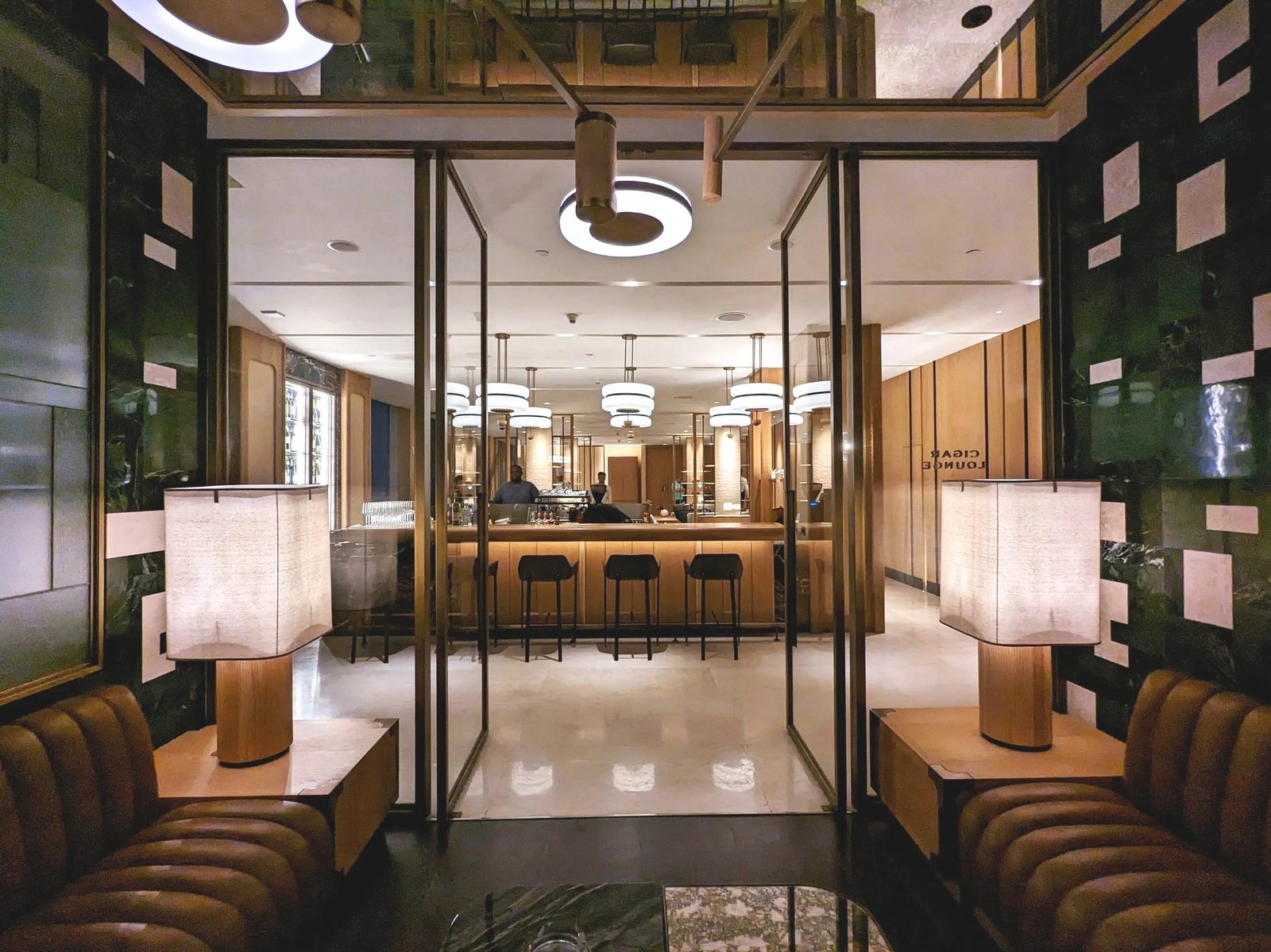 Four Seasons Hotel Mumbai, eat & drink