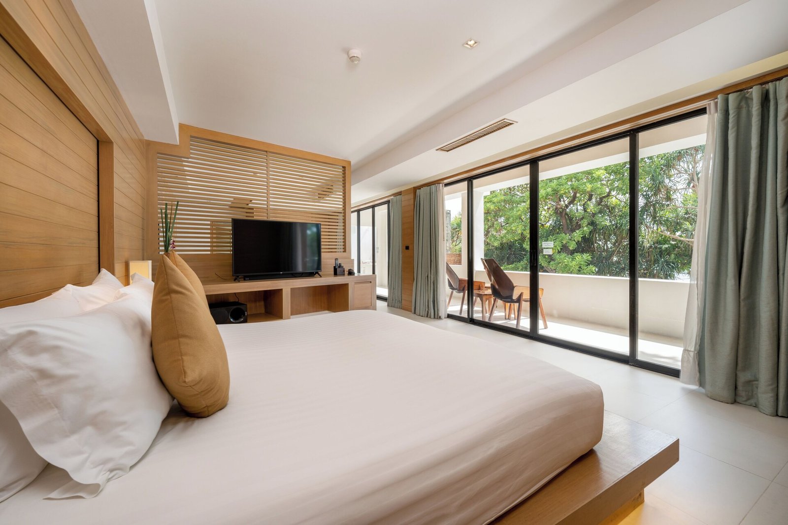 La Flora Resort Patong — rooms