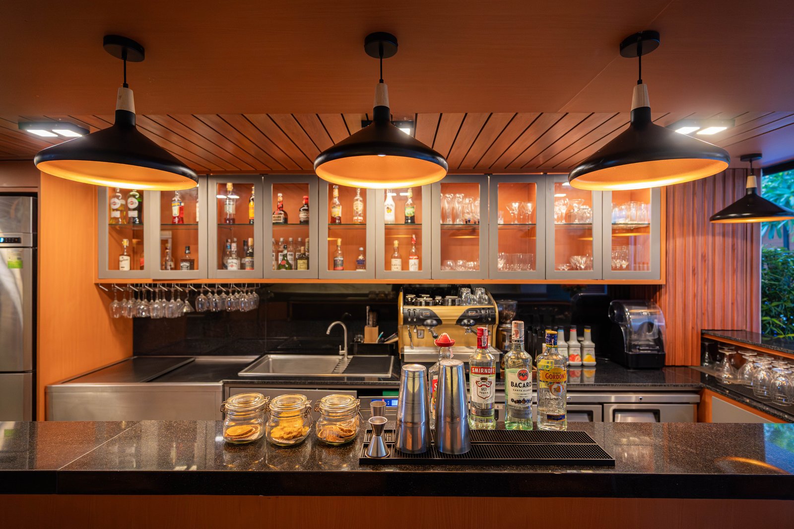 La Flora Resort Patong — eat & drink