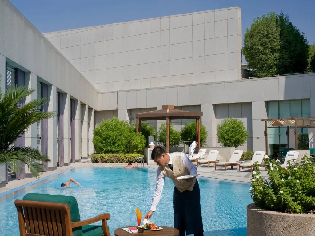 Four Seasons Hotel Riyadh At Kingdom Center, the pool