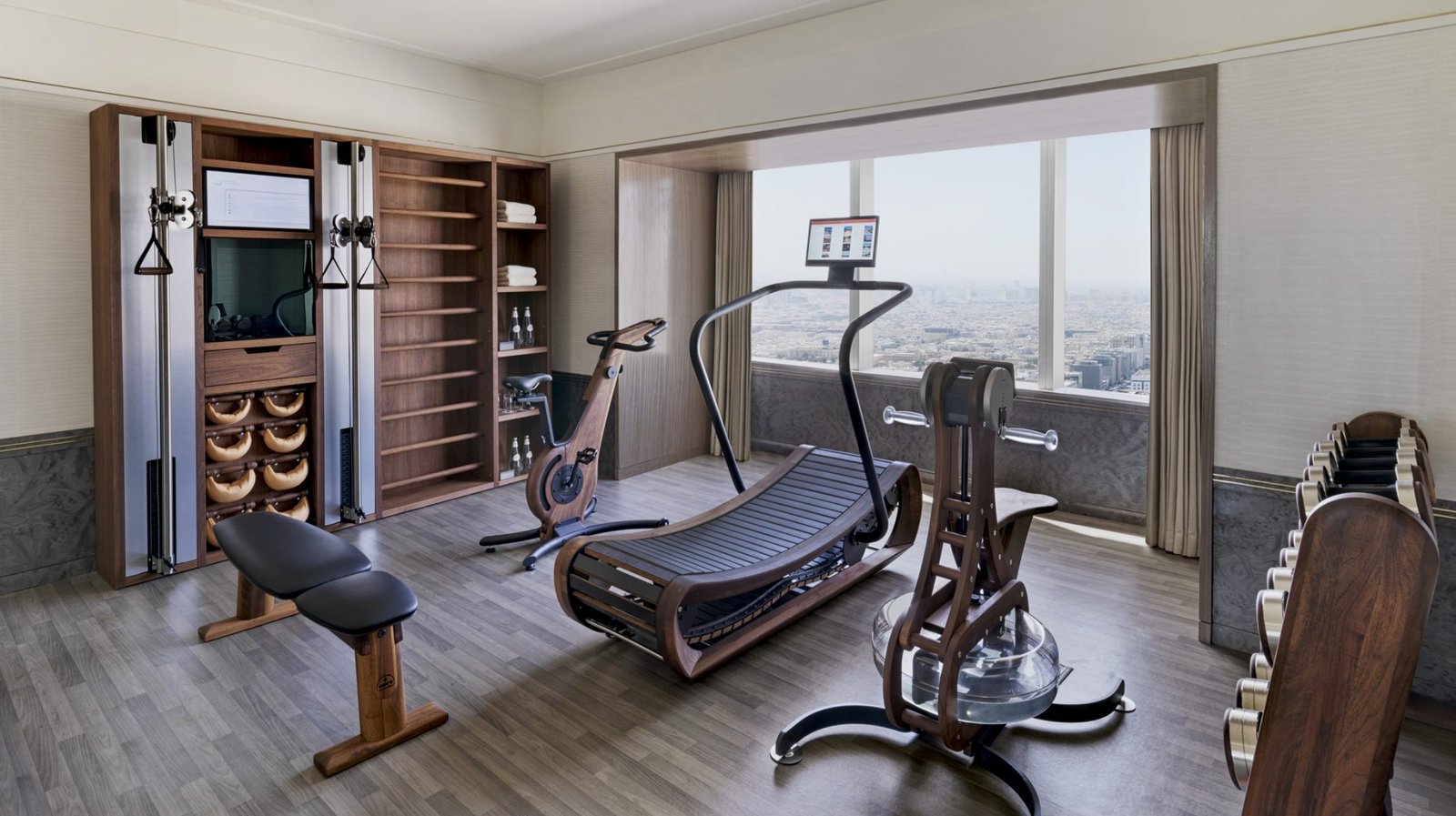 Four Seasons Hotel Riyadh At Kingdom Center, the gym