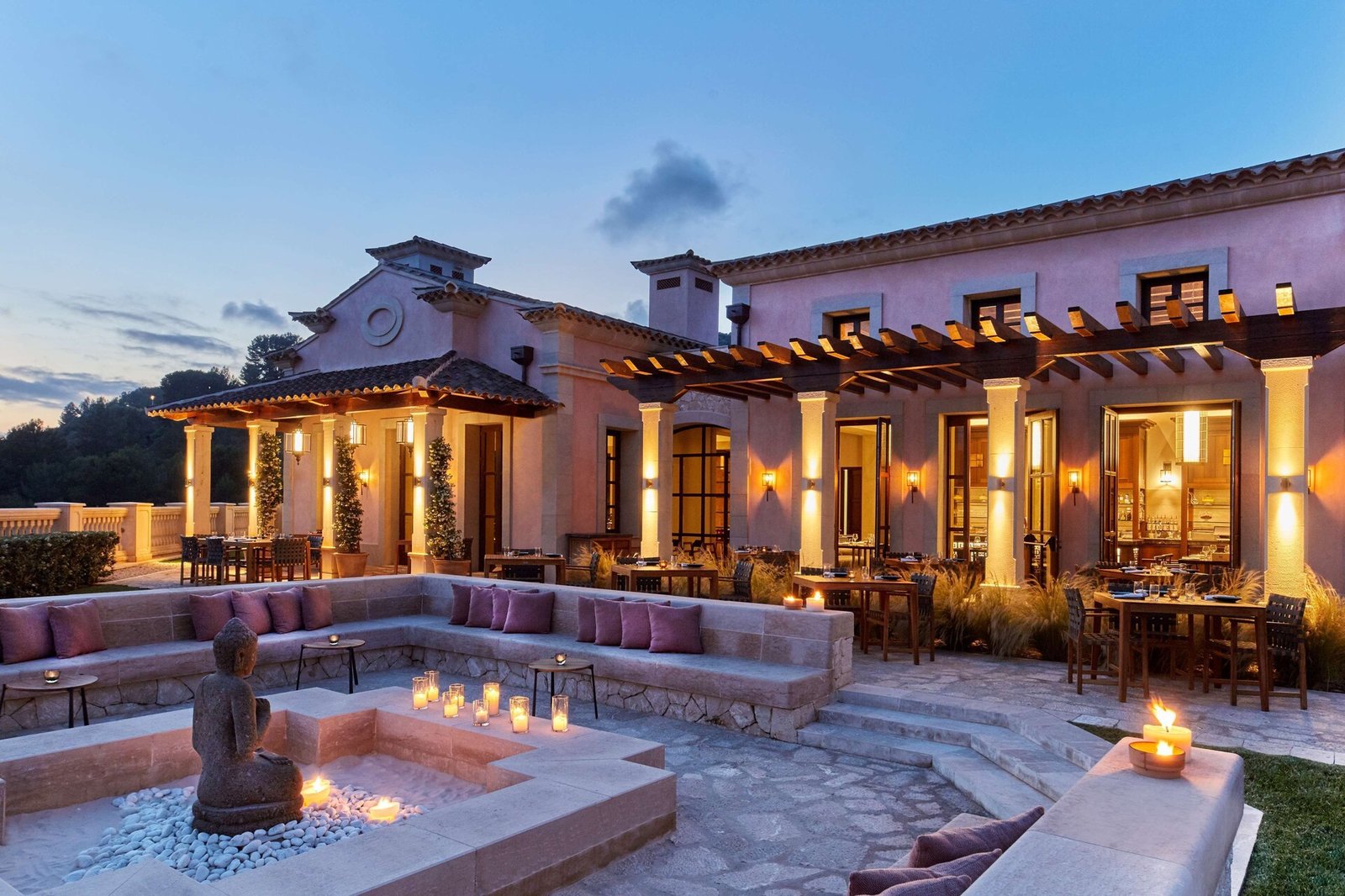 Cap Vermell Grand Hotel, eat & drink