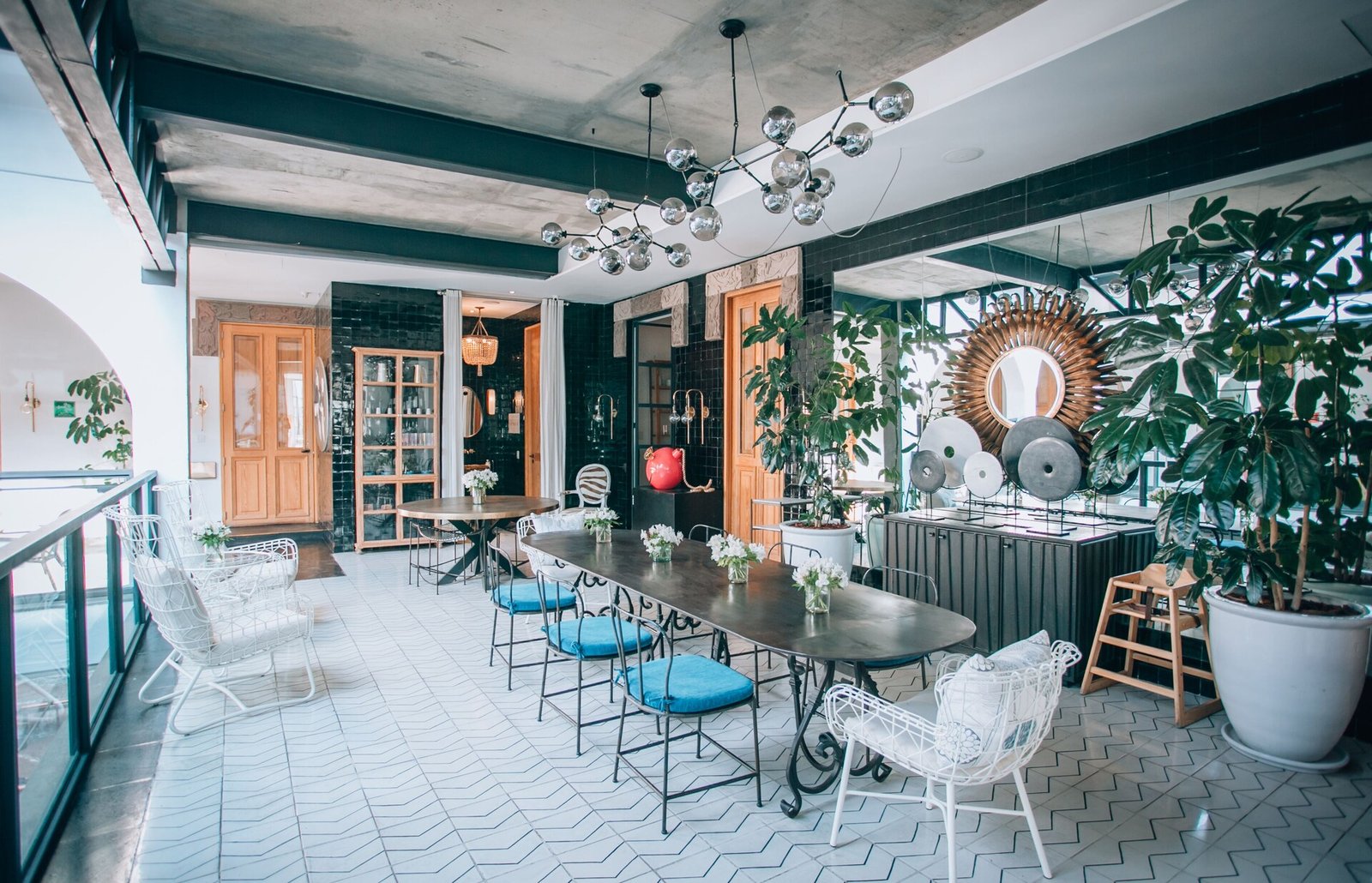 L'Ôtel Doce-18, vibe