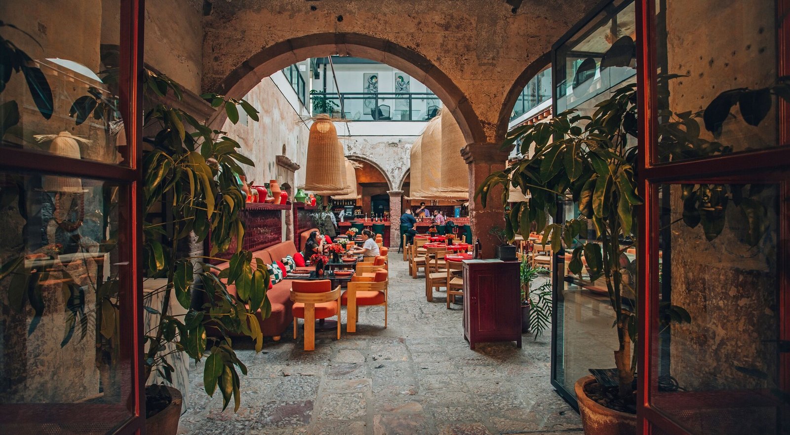 L'Ôtel Doce-18, eat & drink