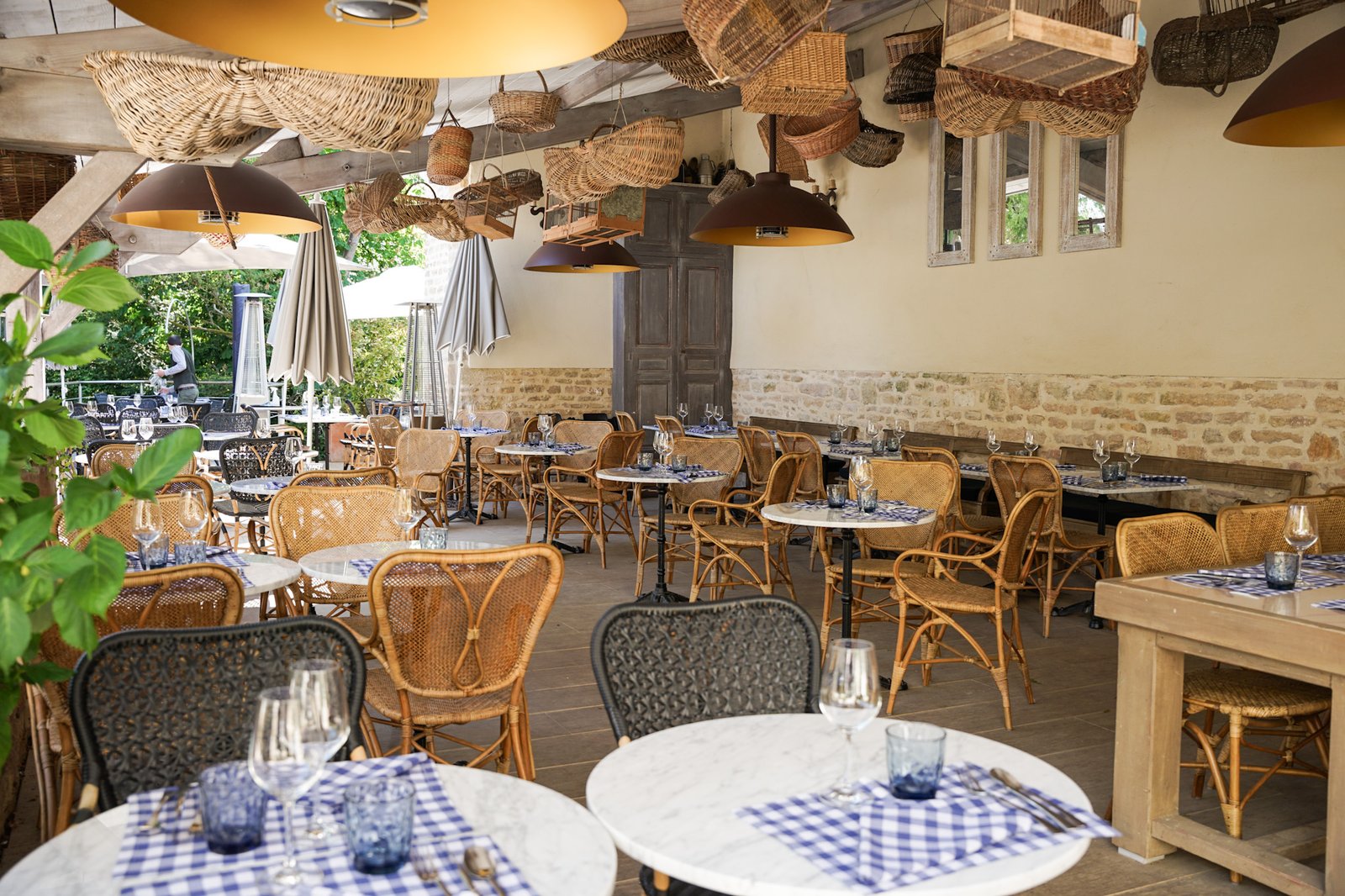 Hostellerie de Levernois, bistrot du bord de l'eau