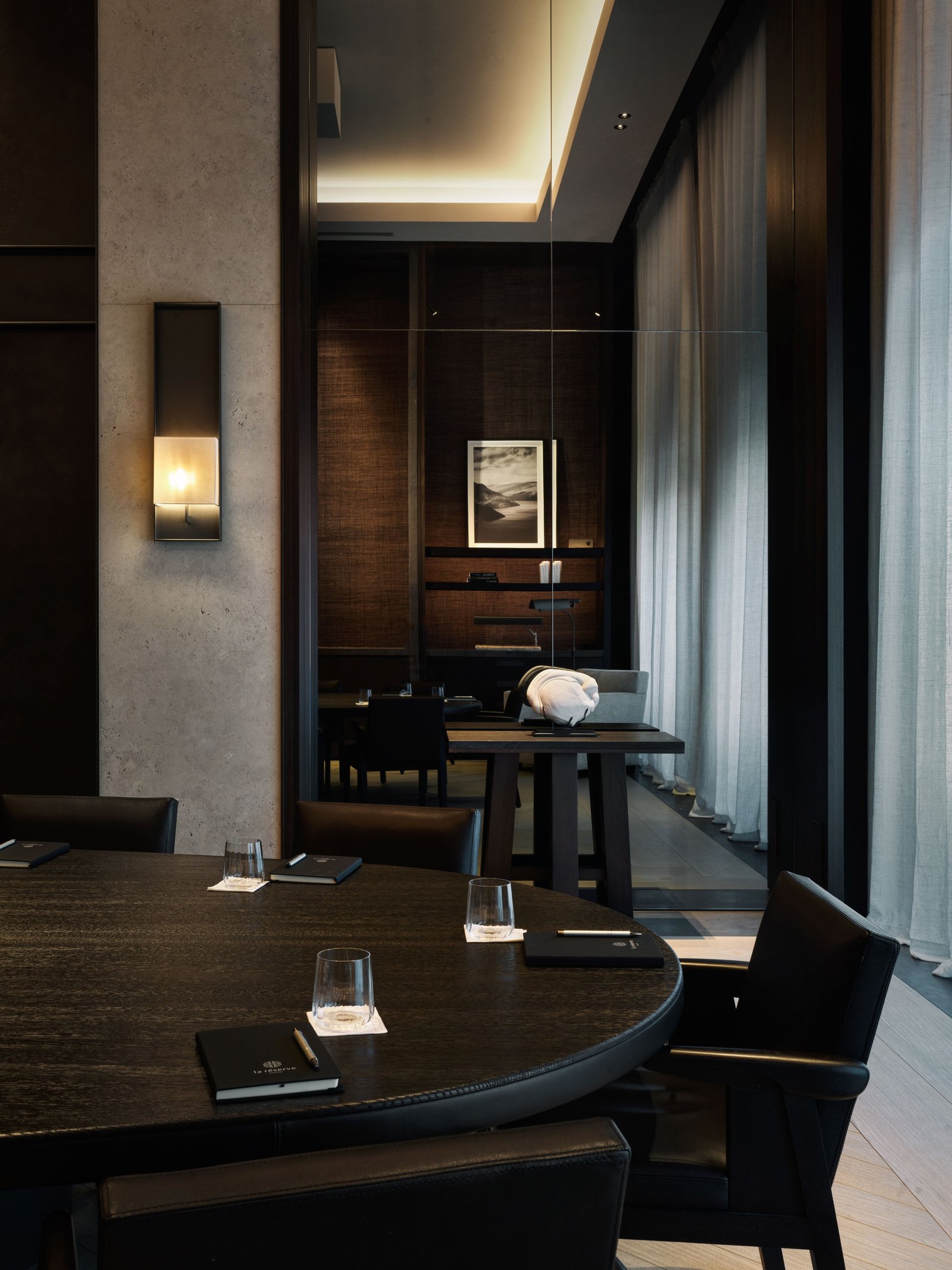 Hotel La Réserve Resort, at the table