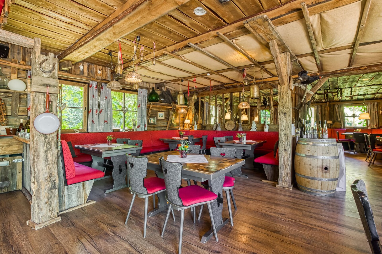 Wald & Schlosshotel Friedrichsruhe, at the table