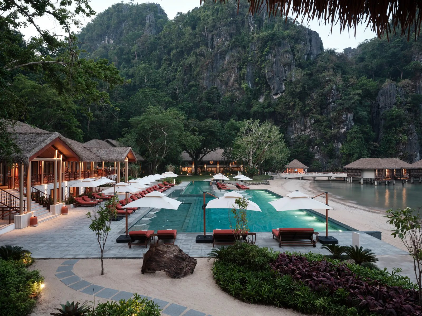 Lagen, El Nido, the pool