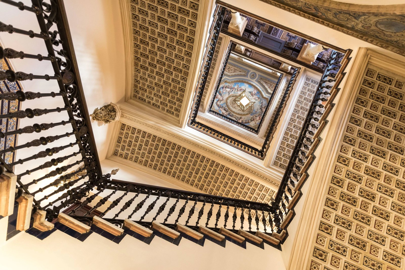 Hotel Alfonso XIII, a Luxury Collection Hotel, Seville, vibe