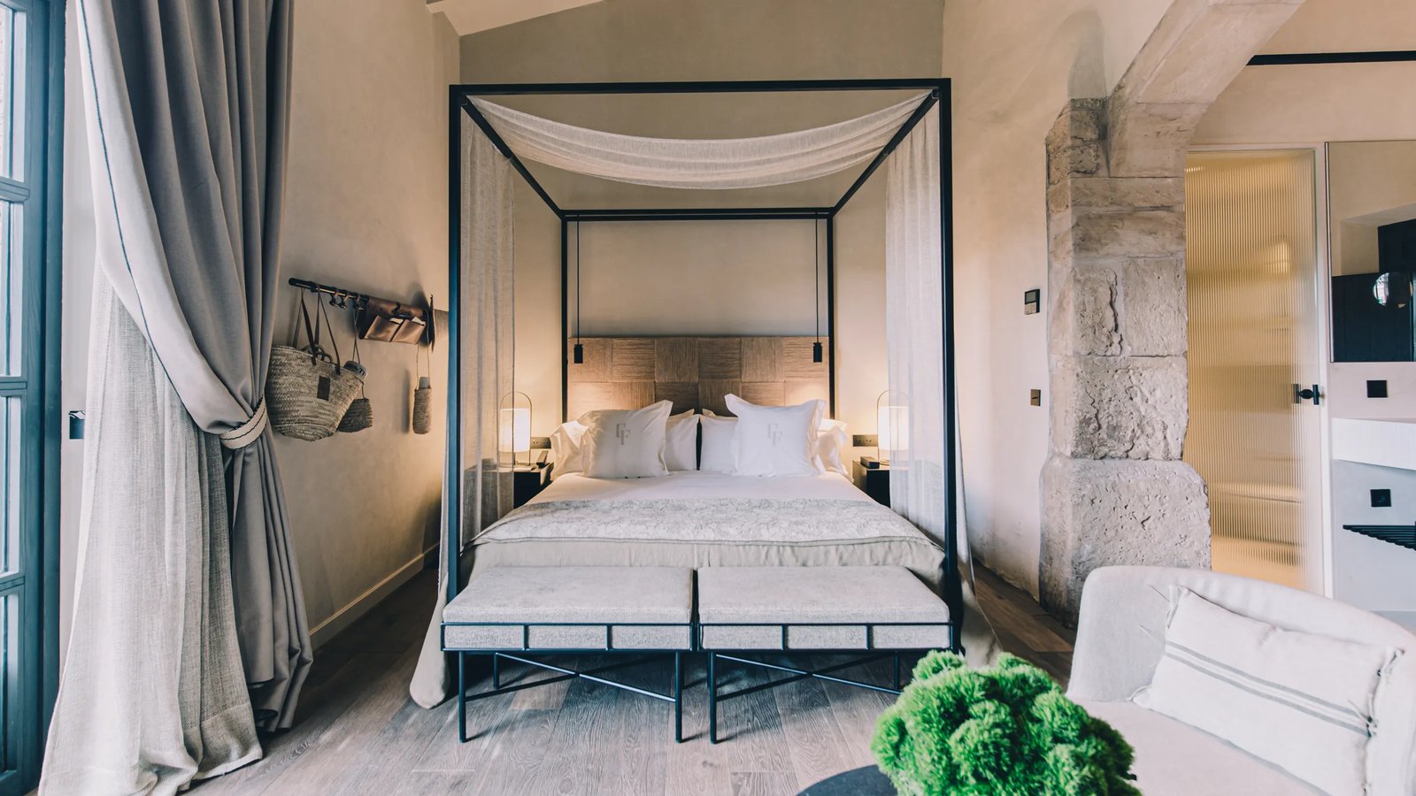 Can Ferrereta, rooms