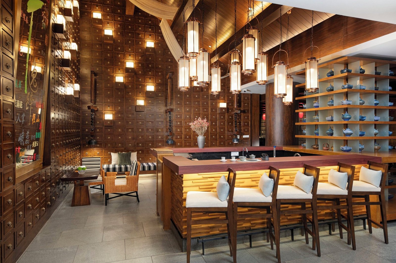 InterContinental Lijiang Ancient Town Resort, at the table