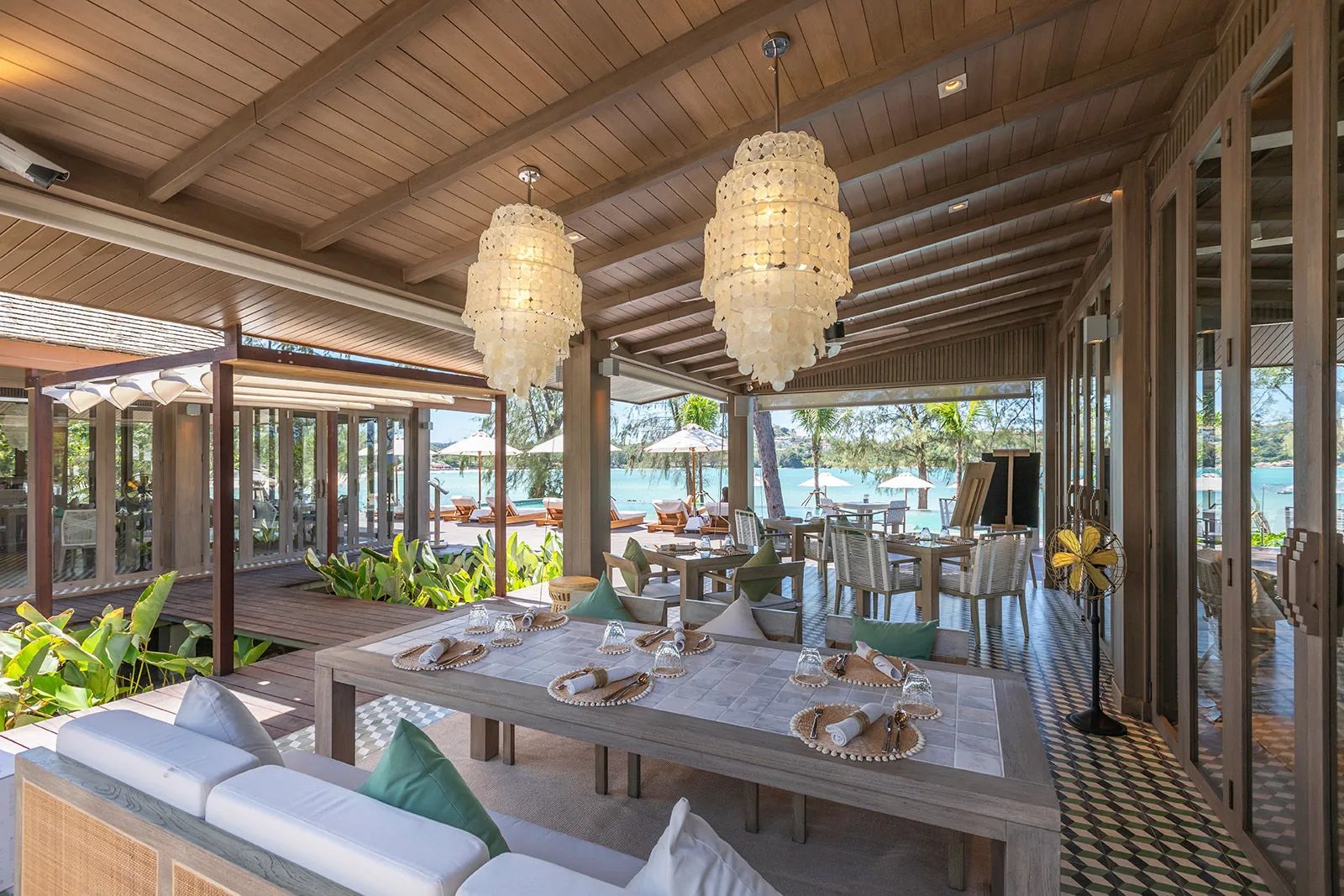 Cape Fahn Hotel, eat & drink