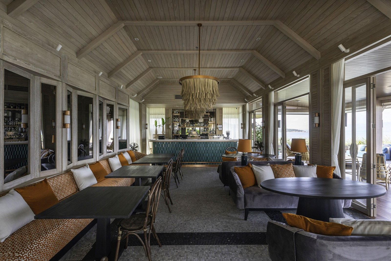 Cape Fahn Hotel, eat & drink