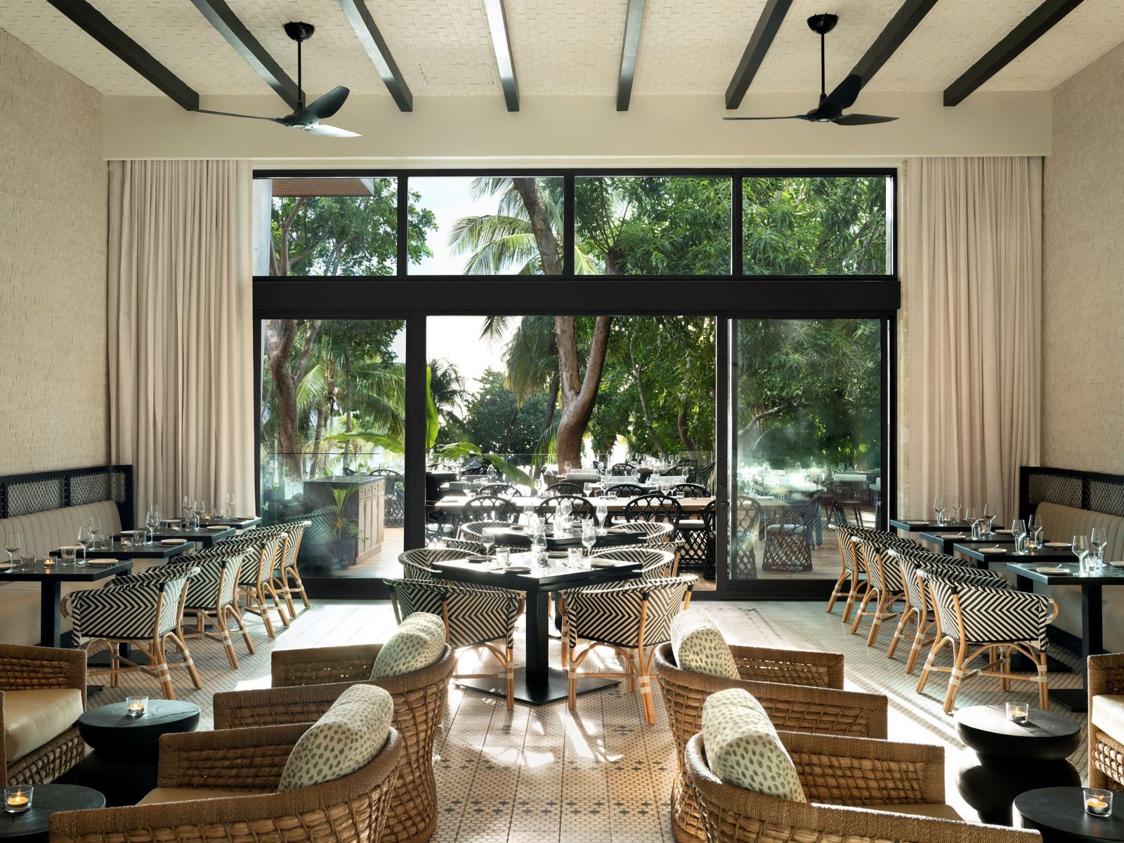 Kimpton Grand Roatan Resort and Spa, eat & drink