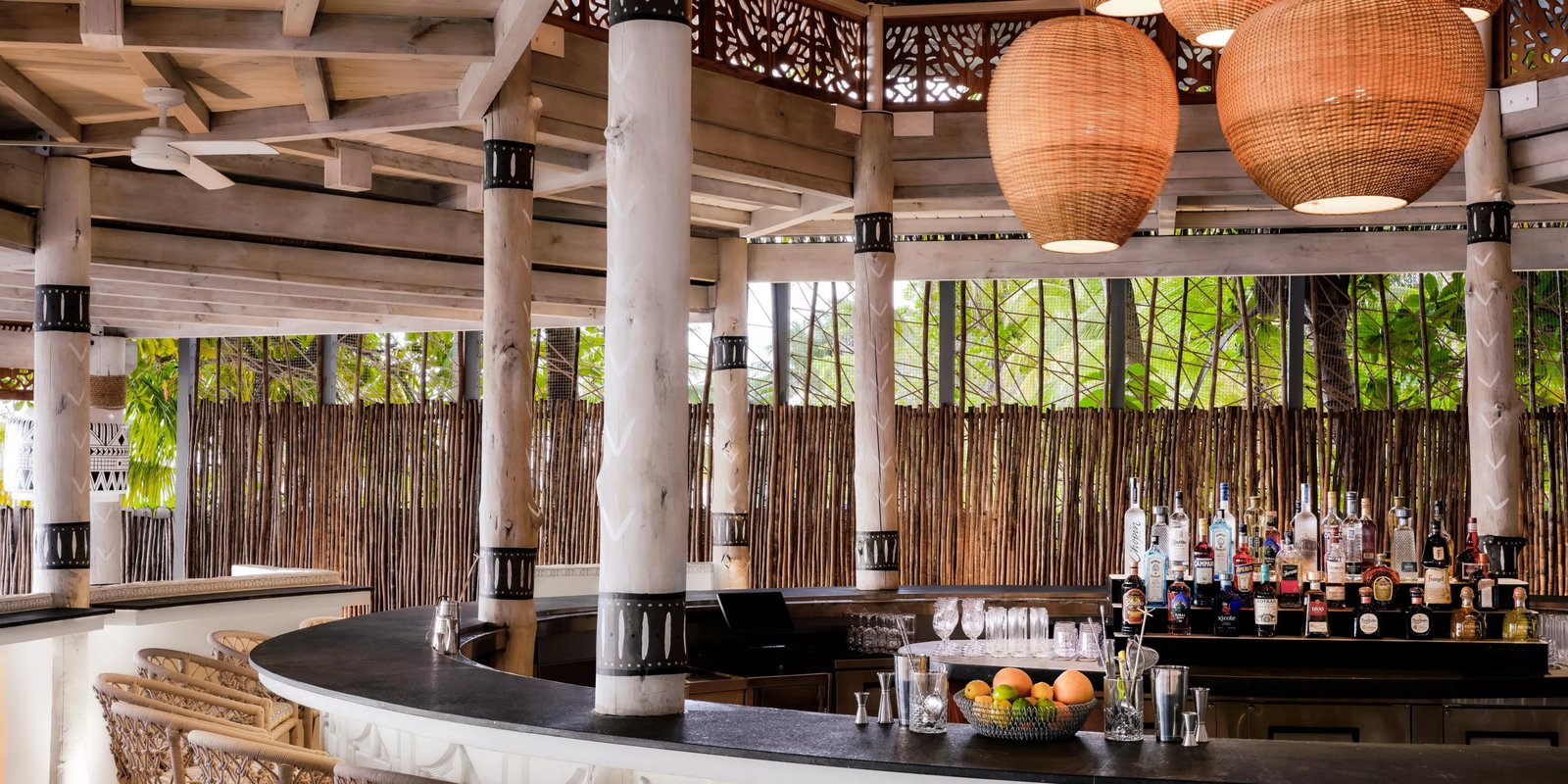 Kimpton Grand Roatan Resort and Spa, eat & drink
