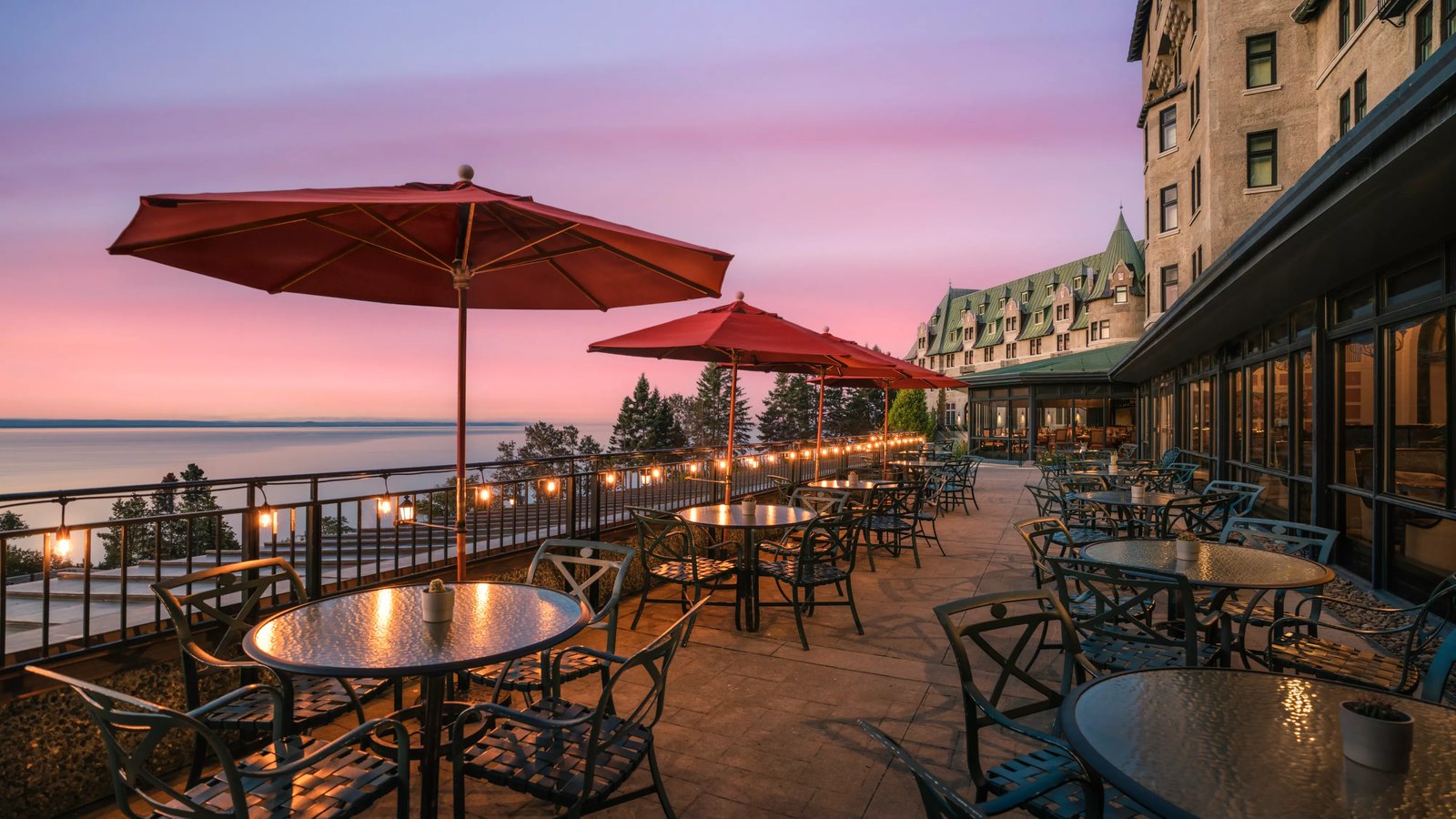Fairmont Le Manoir Richelieu, at the table