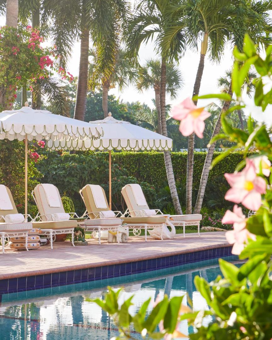 The Colony Hotel, the pool