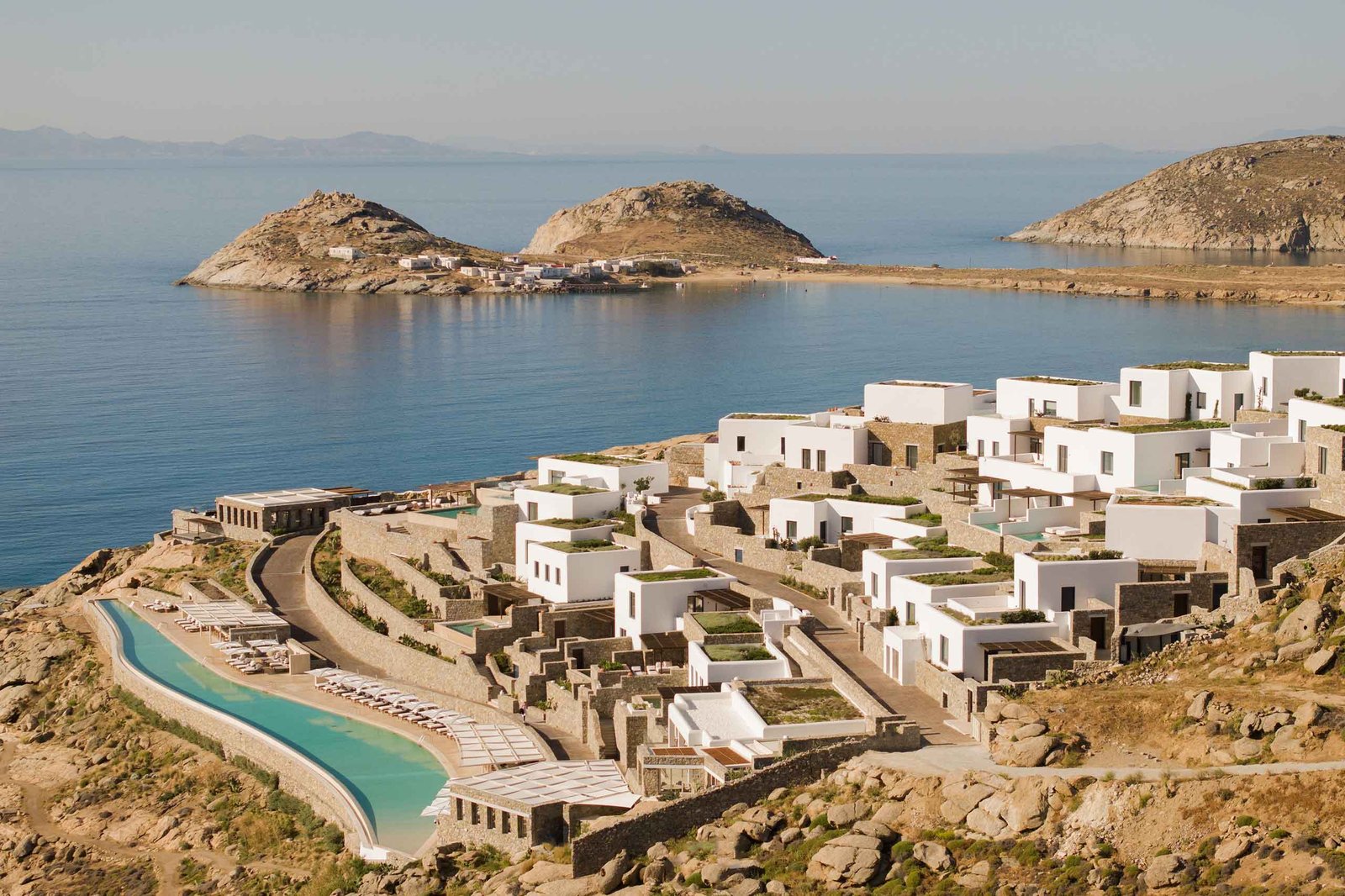 Cali Mykonos, backstory