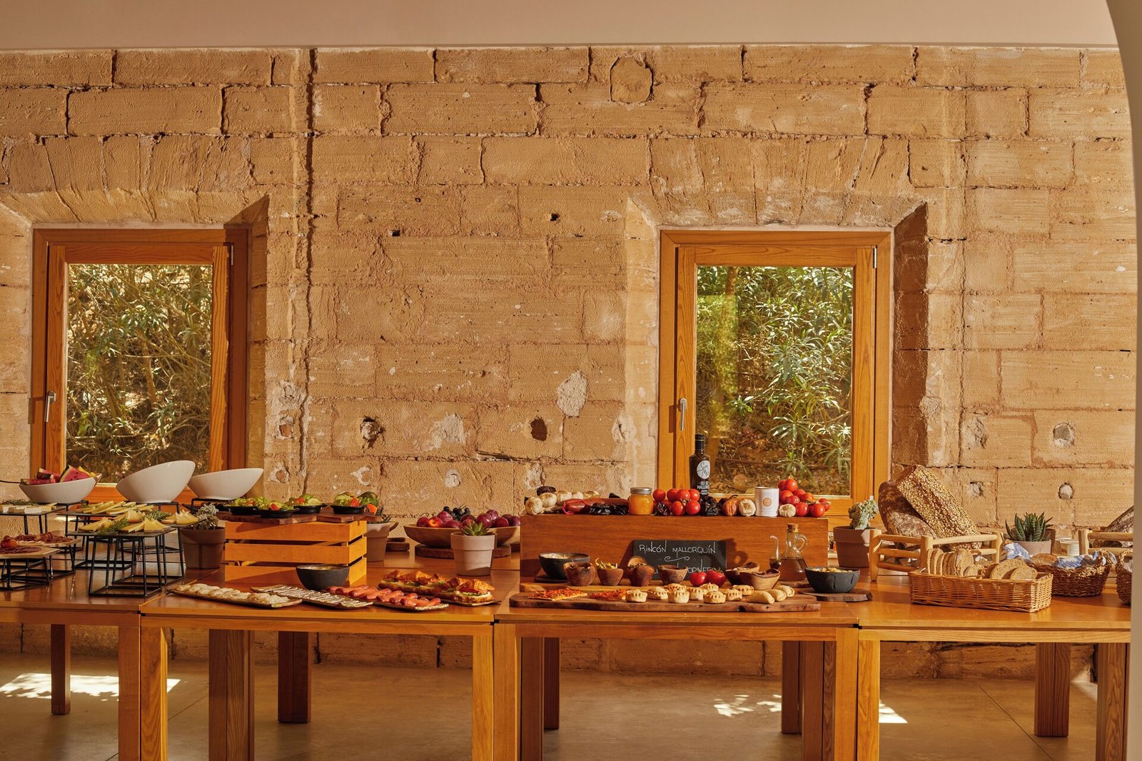 Fontsanta Hotel Thermal Spa & Wellness – Preferred Hotels & Resorts, eat & drink