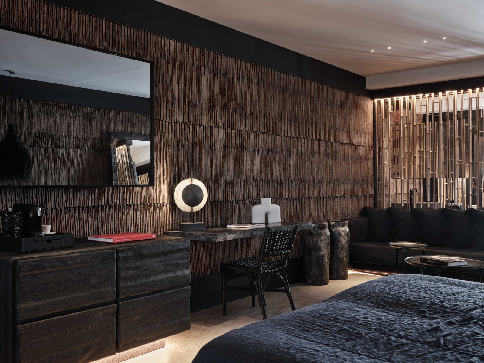Myconian O, rooms