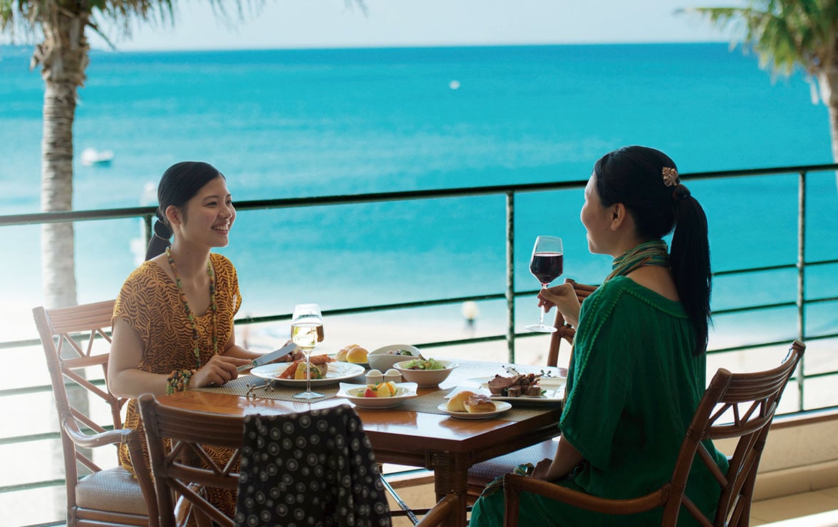 Moon Beach Museum Resort — eat & drink