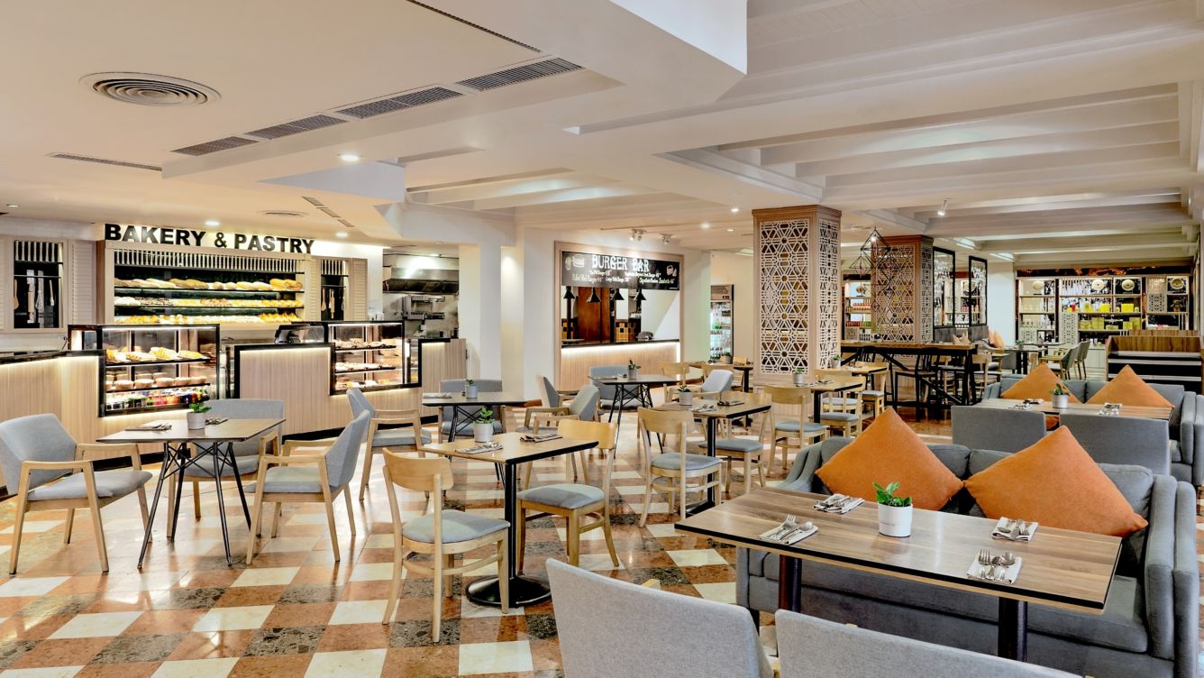 Marriott's Phuket Beach Club — eat & drink