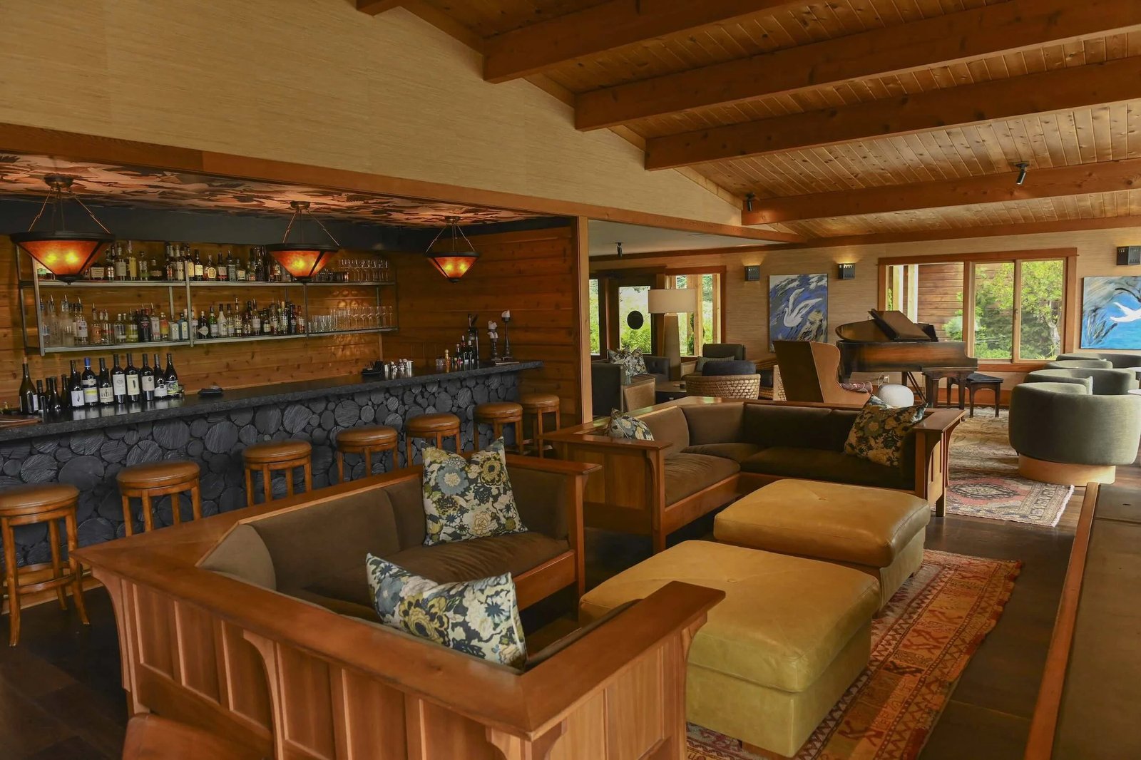 Tu Tu' Tun Lodge, at the table