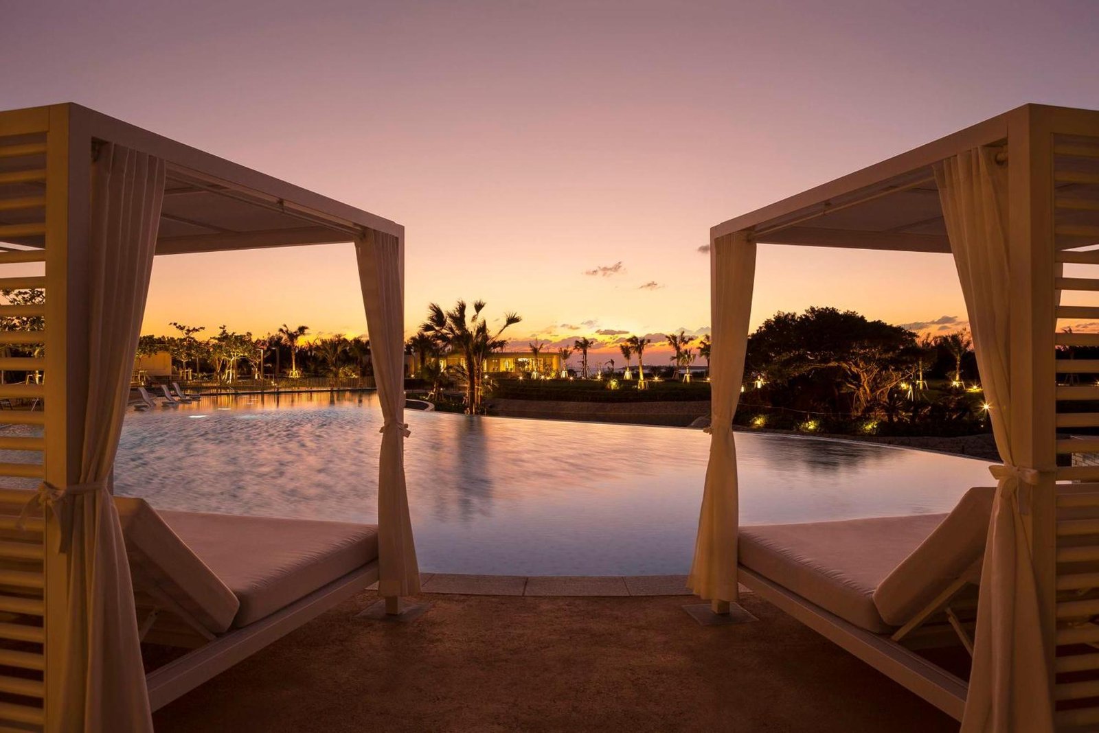 Hilton Okinawa Sesoko Resort, the pool
