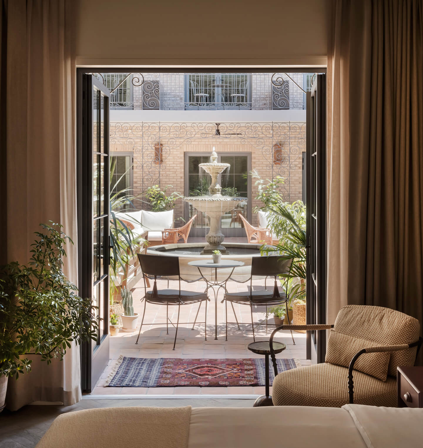 The Nickel Hotel, rooms