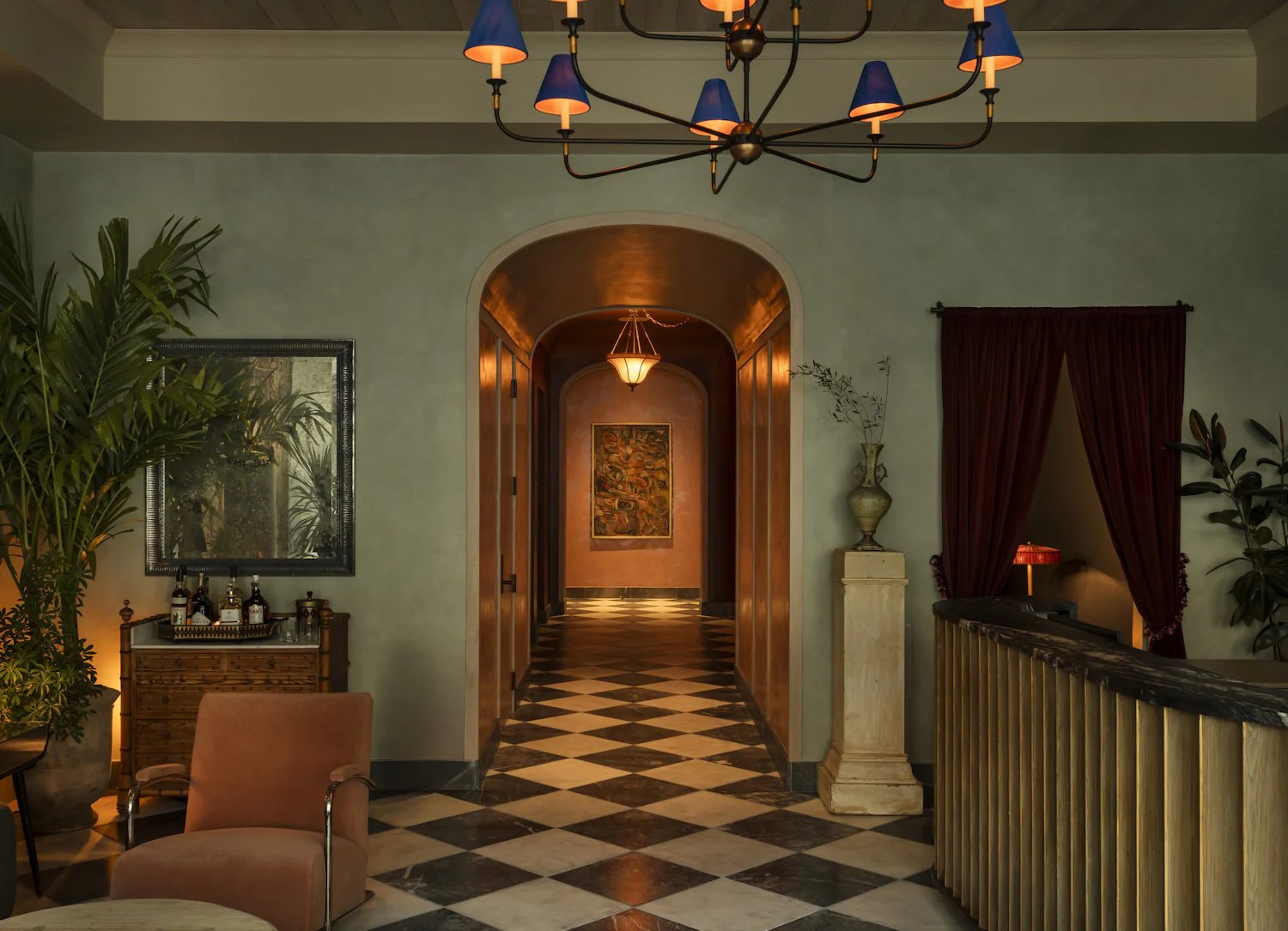 The Nickel Hotel, vibe