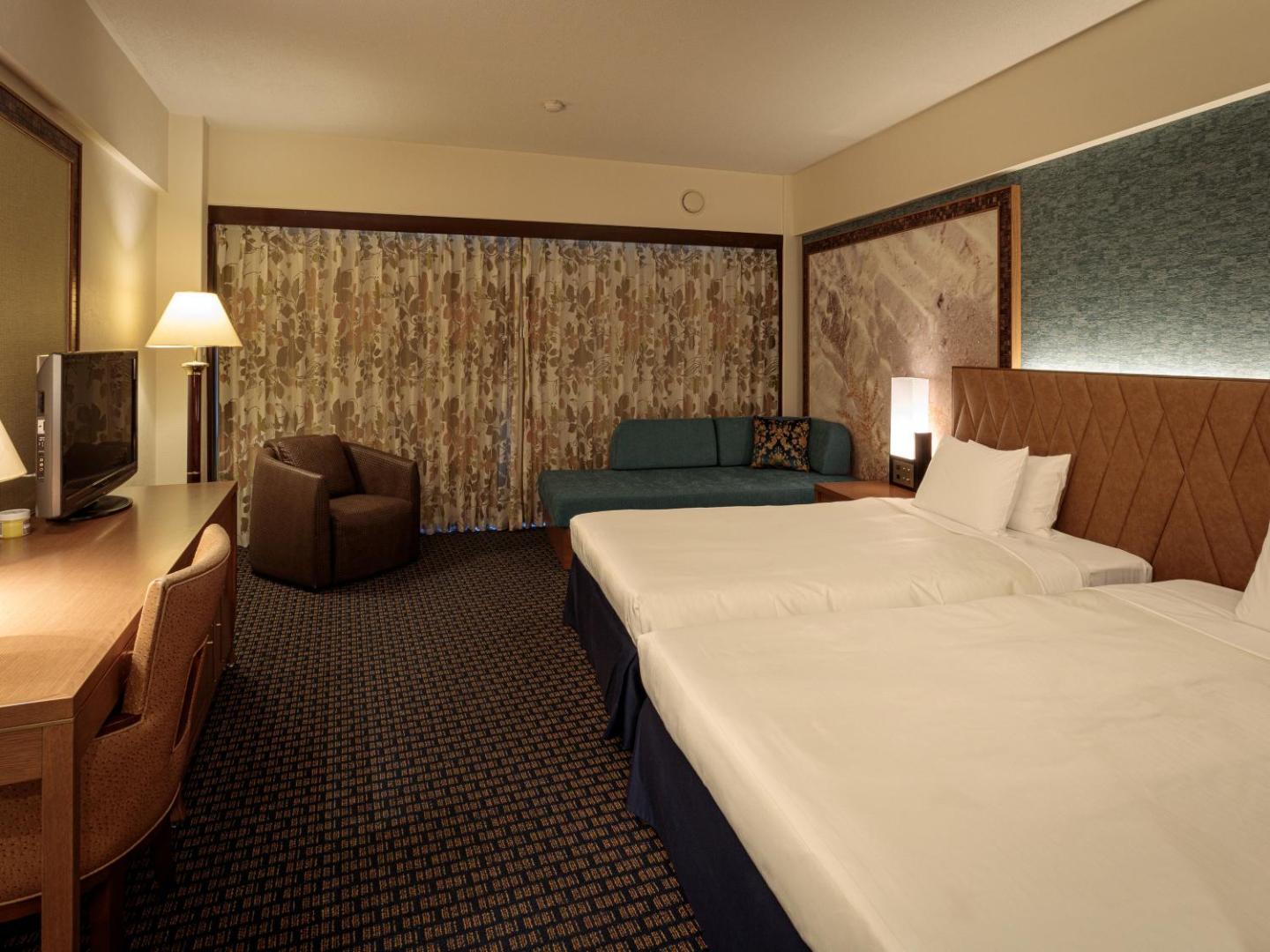 Okinawa Kariyushi Beach Resort — rooms