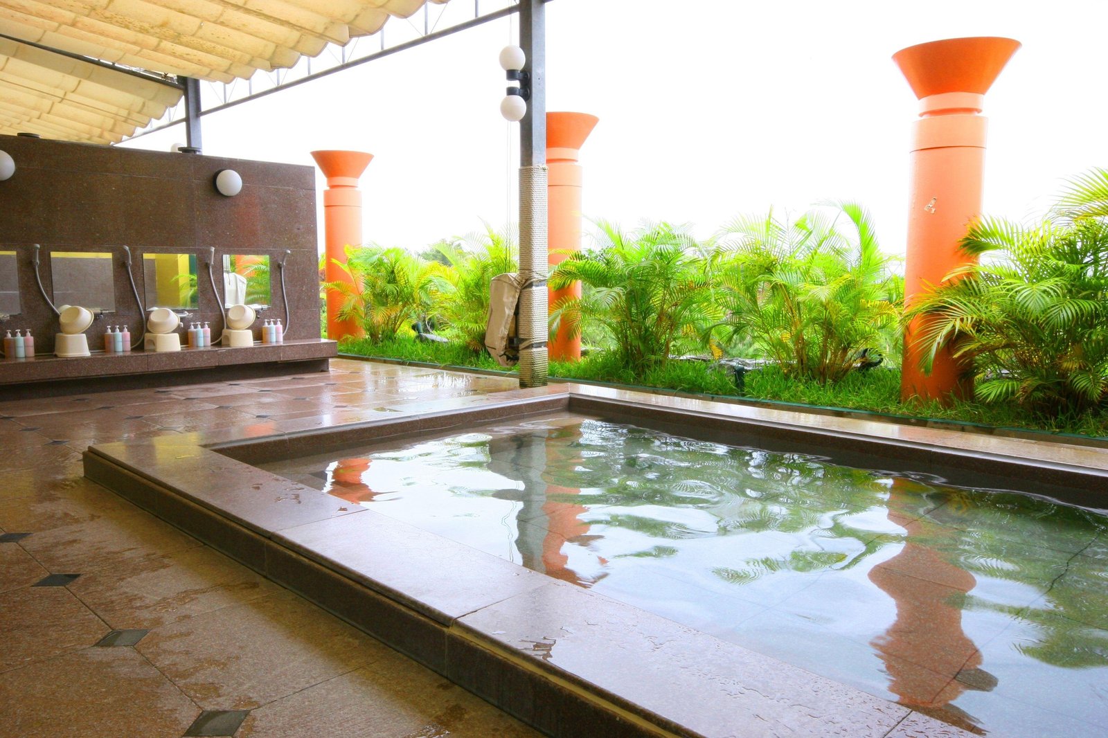 Okinawa Kariyushi Beach Resort — wellness