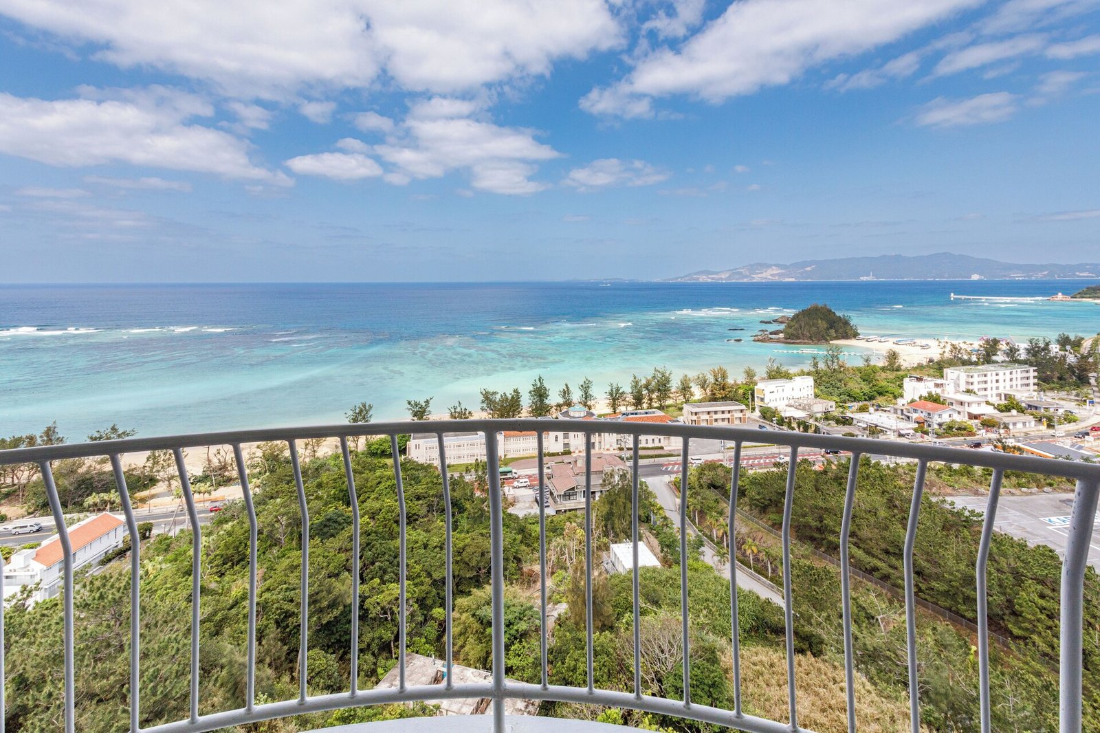 Okinawa Kariyushi Beach Resort — vibe