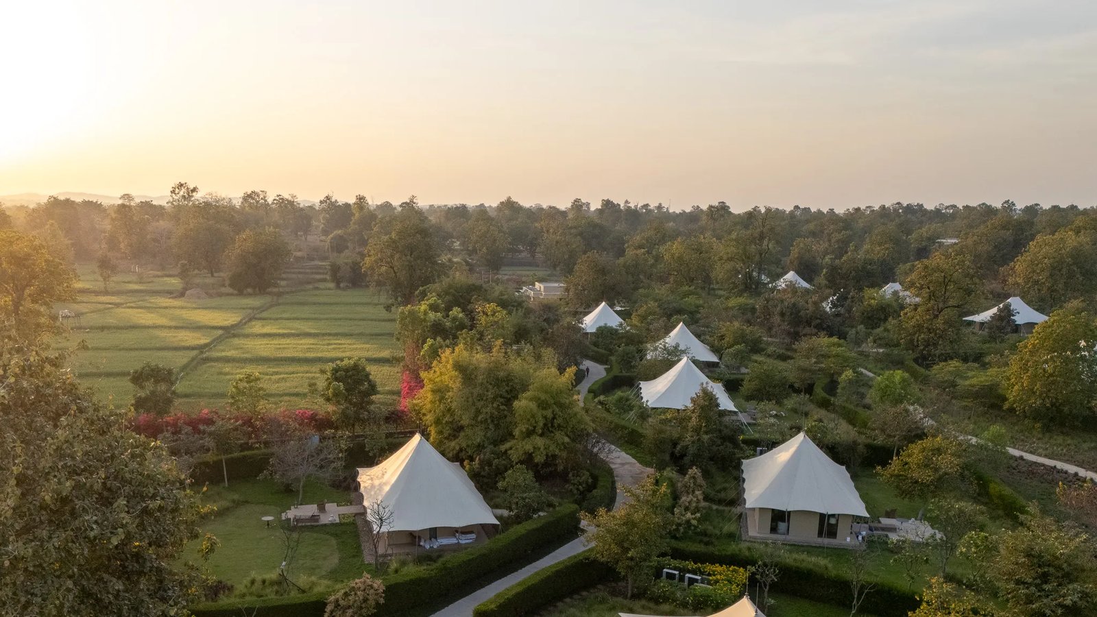 The Oberoi Vindhyavilas, backstory