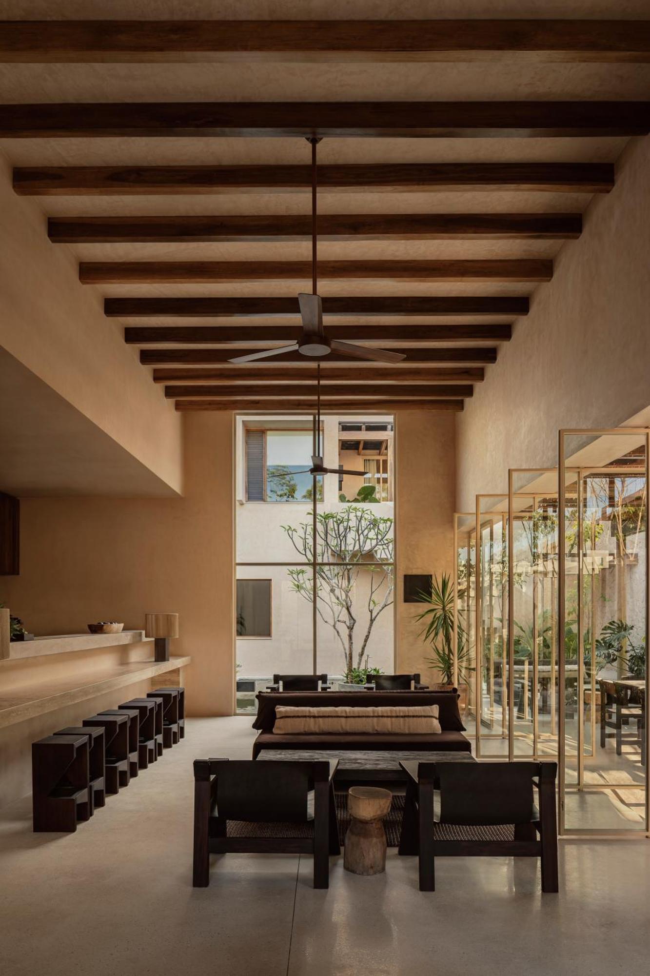 NABOA Hotel, eat & drink