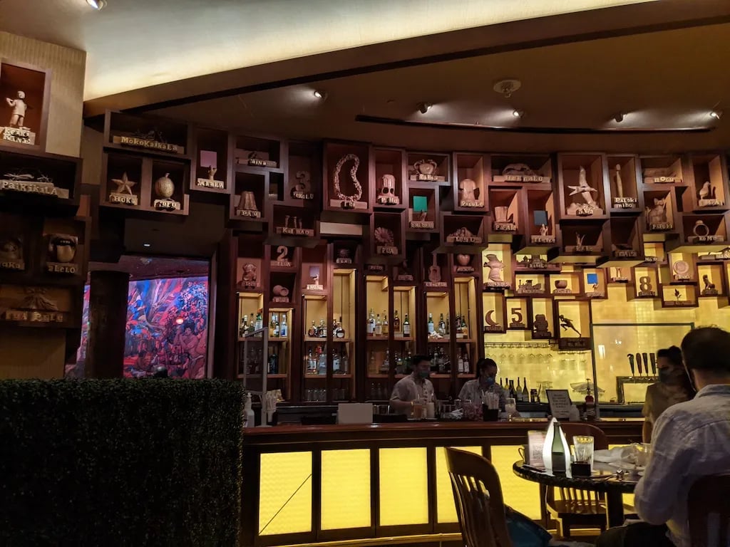 Aulani, A Disney Resort & Spa — eat & drink
